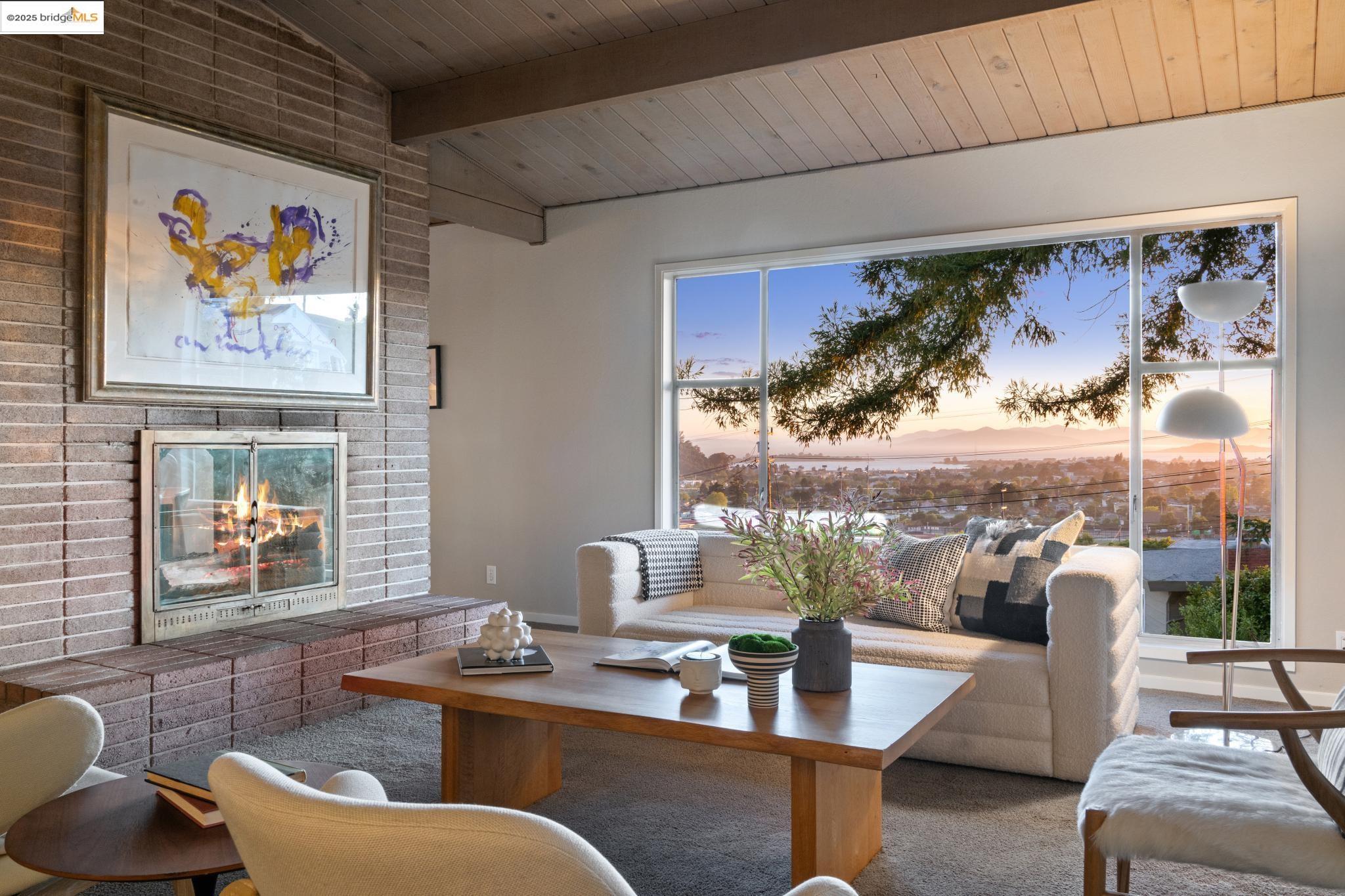 Detail Gallery Image 4 of 60 For 417 Seaview Dr, El Cerrito,  CA 94530 - 4 Beds | 3 Baths