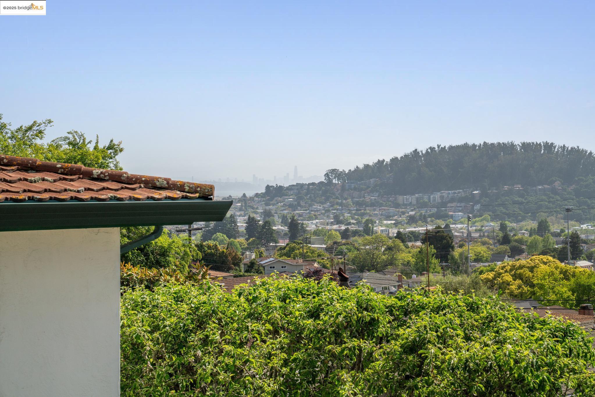 Detail Gallery Image 32 of 60 For 417 Seaview Dr, El Cerrito,  CA 94530 - 4 Beds | 3 Baths