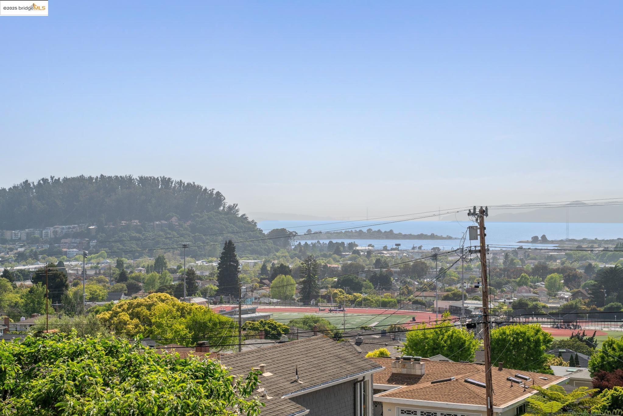 Detail Gallery Image 33 of 60 For 417 Seaview Dr, El Cerrito,  CA 94530 - 4 Beds | 3 Baths