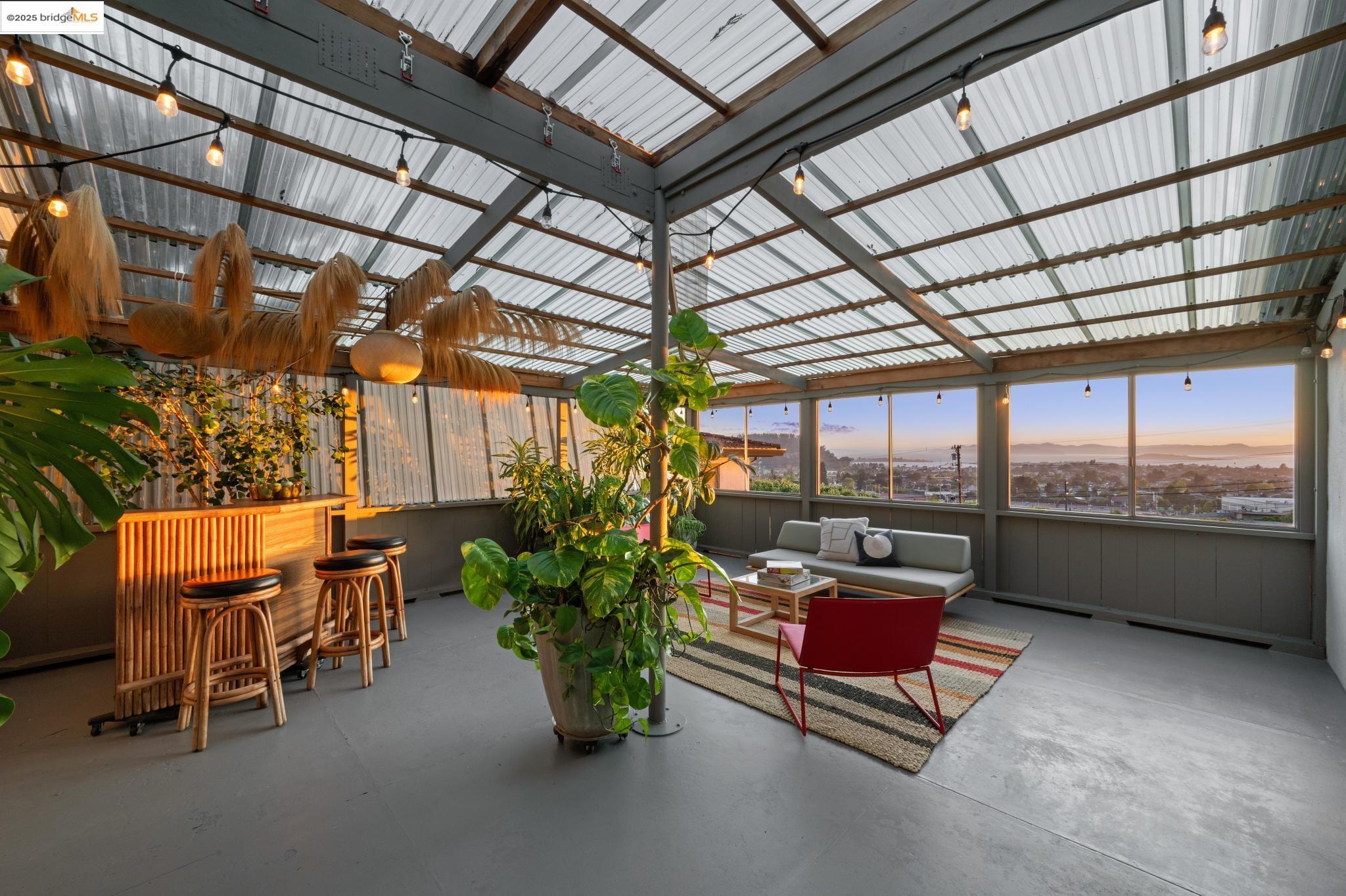 Detail Gallery Image 7 of 60 For 417 Seaview Dr, El Cerrito,  CA 94530 - 4 Beds | 3 Baths