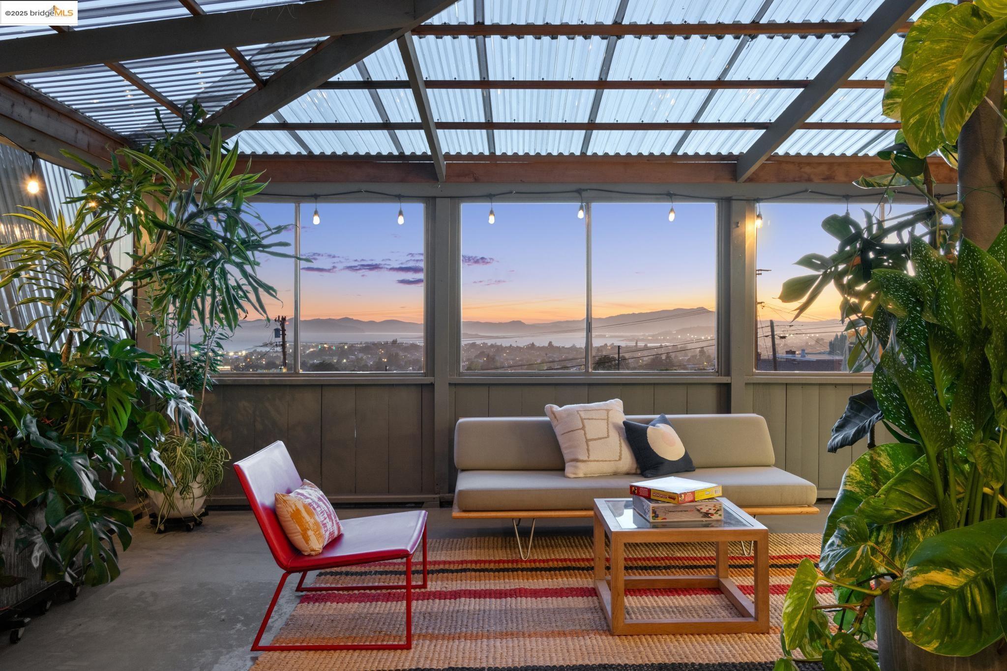 Detail Gallery Image 10 of 60 For 417 Seaview Dr, El Cerrito,  CA 94530 - 4 Beds | 3 Baths