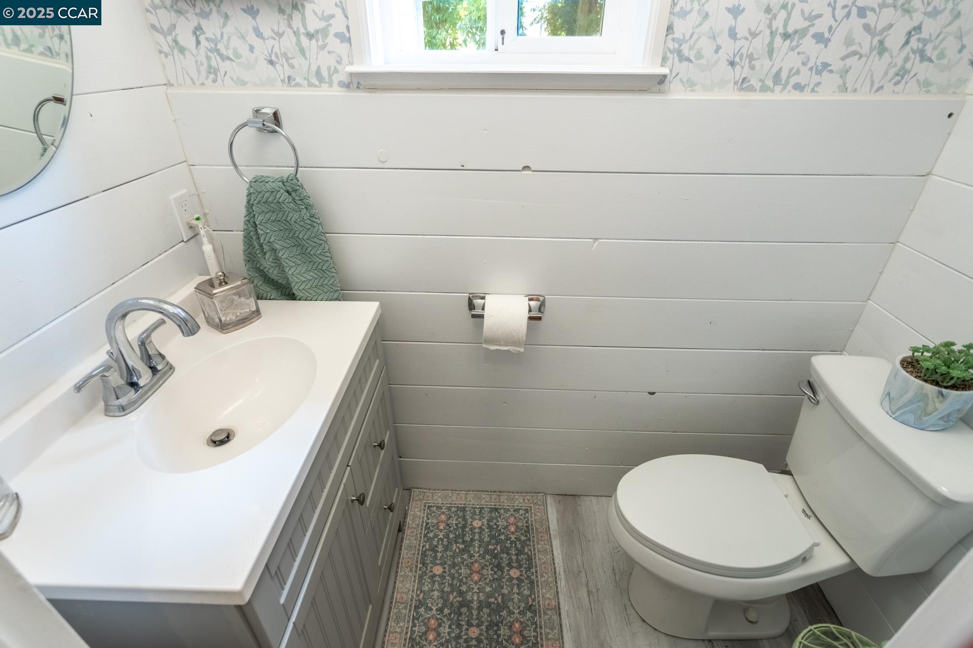 Detail Gallery Image 24 of 38 For 3301 Sacramento Dr, Redding,  CA 96001 - 3 Beds | 1/1 Baths