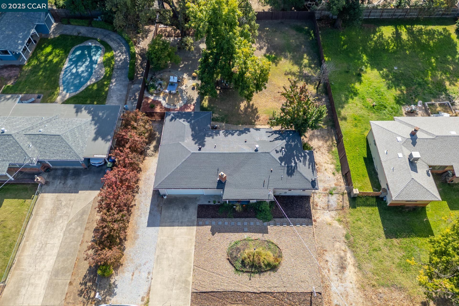 Detail Gallery Image 25 of 38 For 3301 Sacramento Dr, Redding,  CA 96001 - 3 Beds | 1/1 Baths