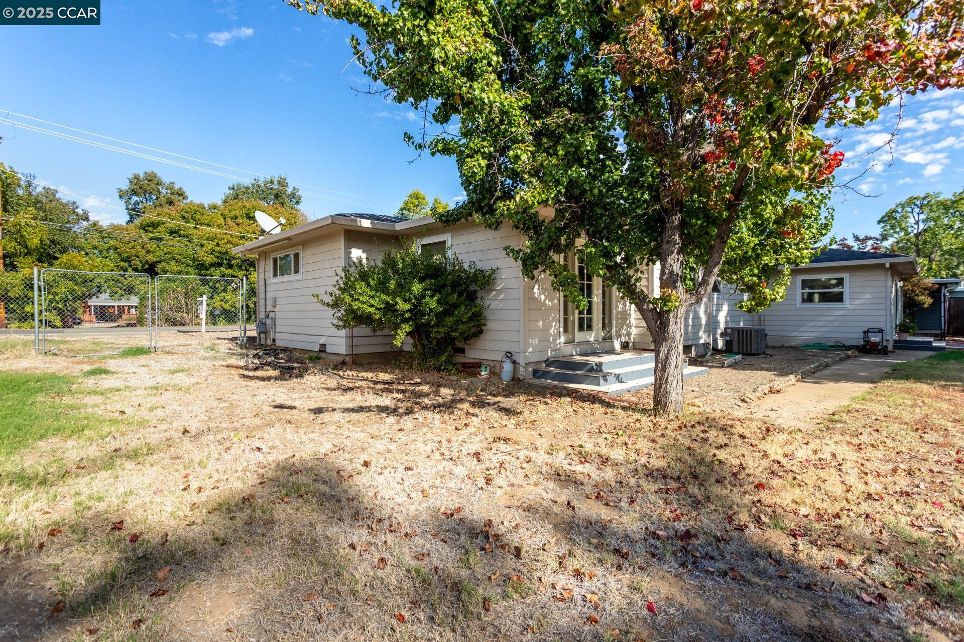 Detail Gallery Image 31 of 38 For 3301 Sacramento Dr, Redding,  CA 96001 - 3 Beds | 1/1 Baths
