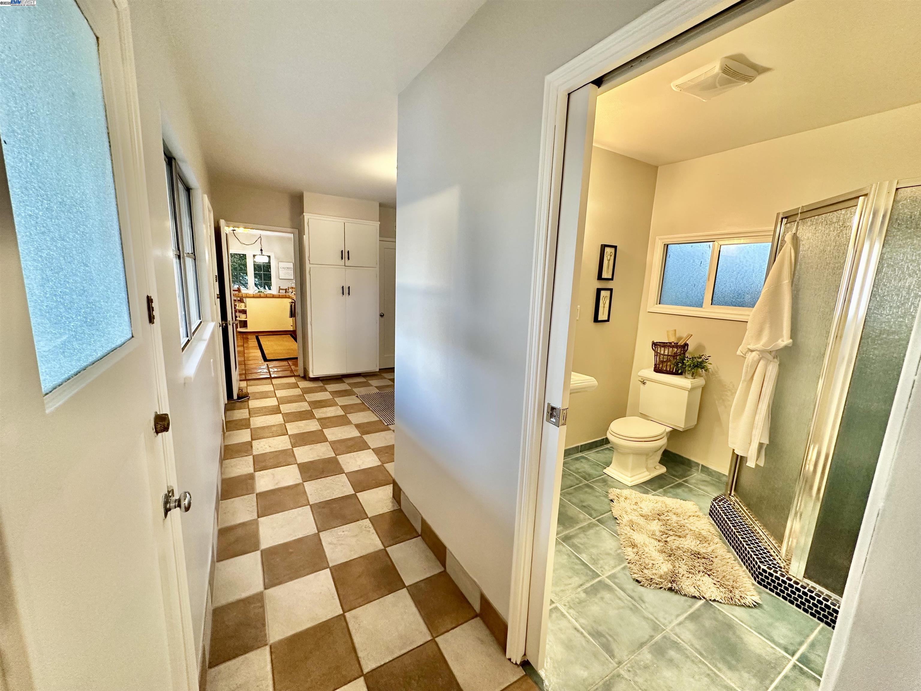 Detail Gallery Image 11 of 30 For 915 Estudillo Ave, San Leandro,  CA 94577 - 4 Beds | 3 Baths