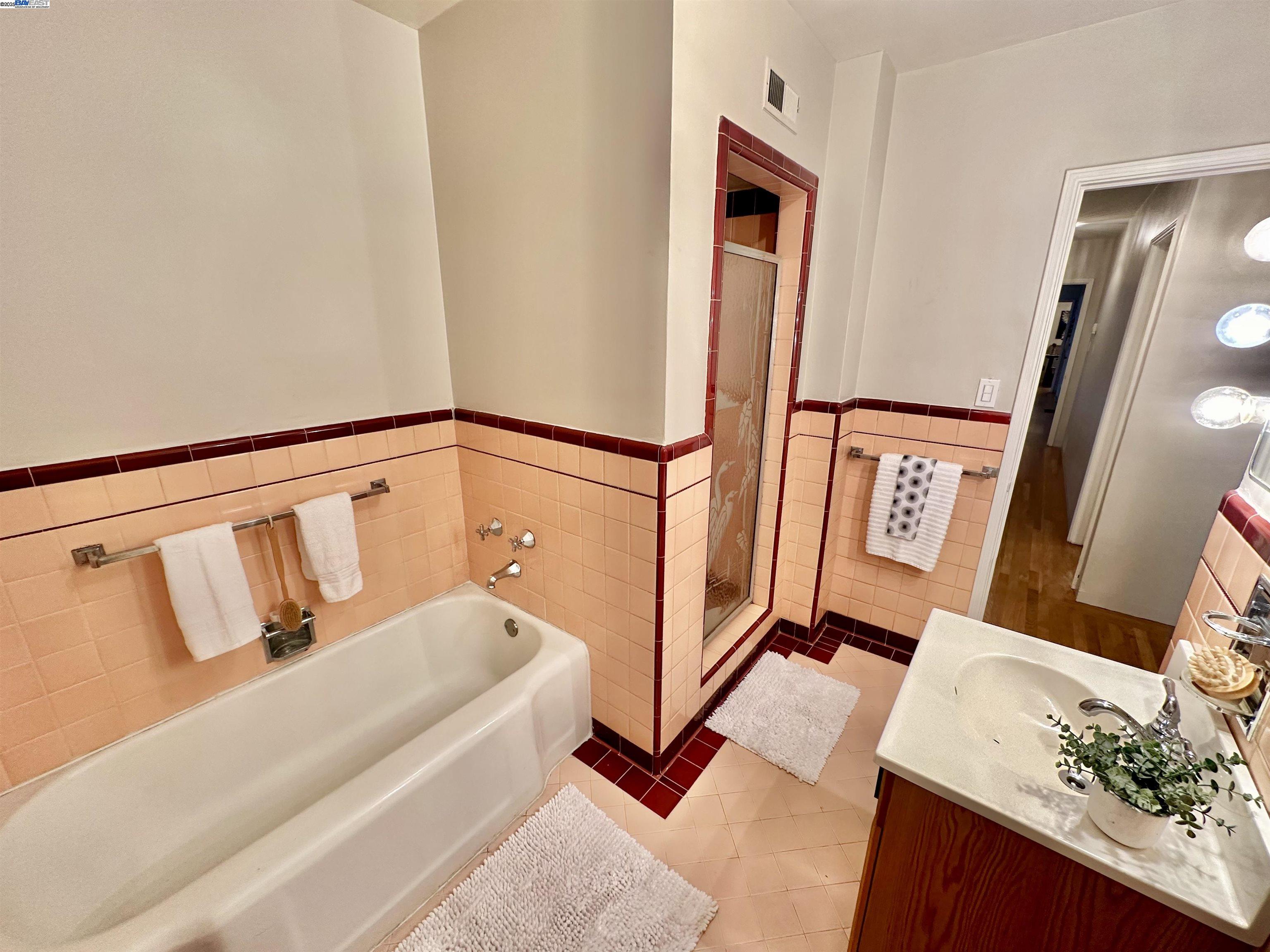 Detail Gallery Image 21 of 30 For 915 Estudillo Ave, San Leandro,  CA 94577 - 4 Beds | 3 Baths