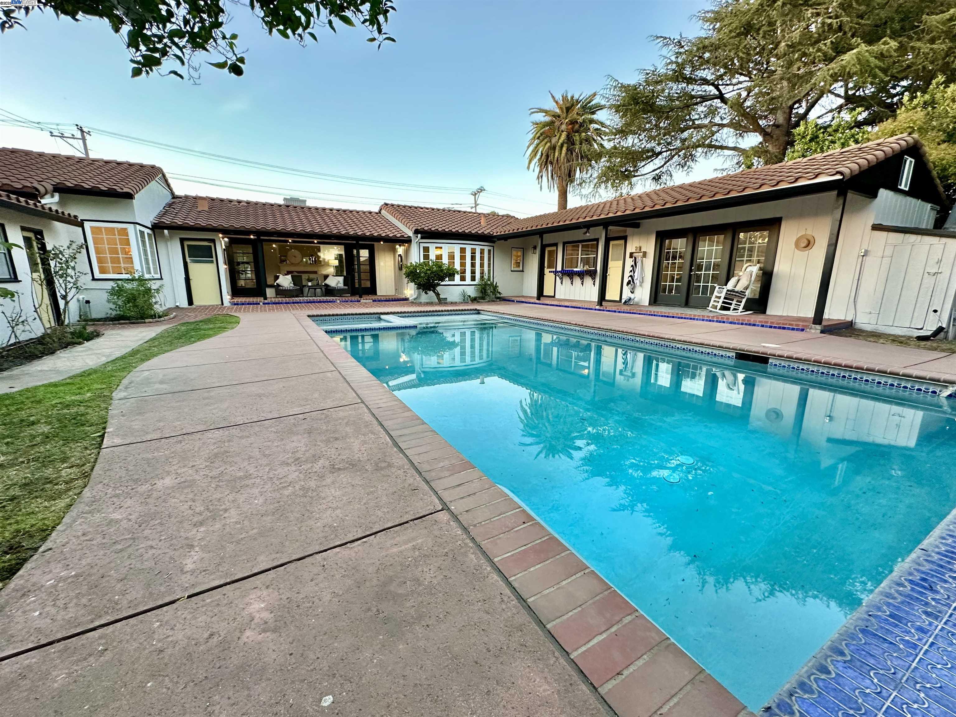 Detail Gallery Image 24 of 30 For 915 Estudillo Ave, San Leandro,  CA 94577 - 4 Beds | 3 Baths