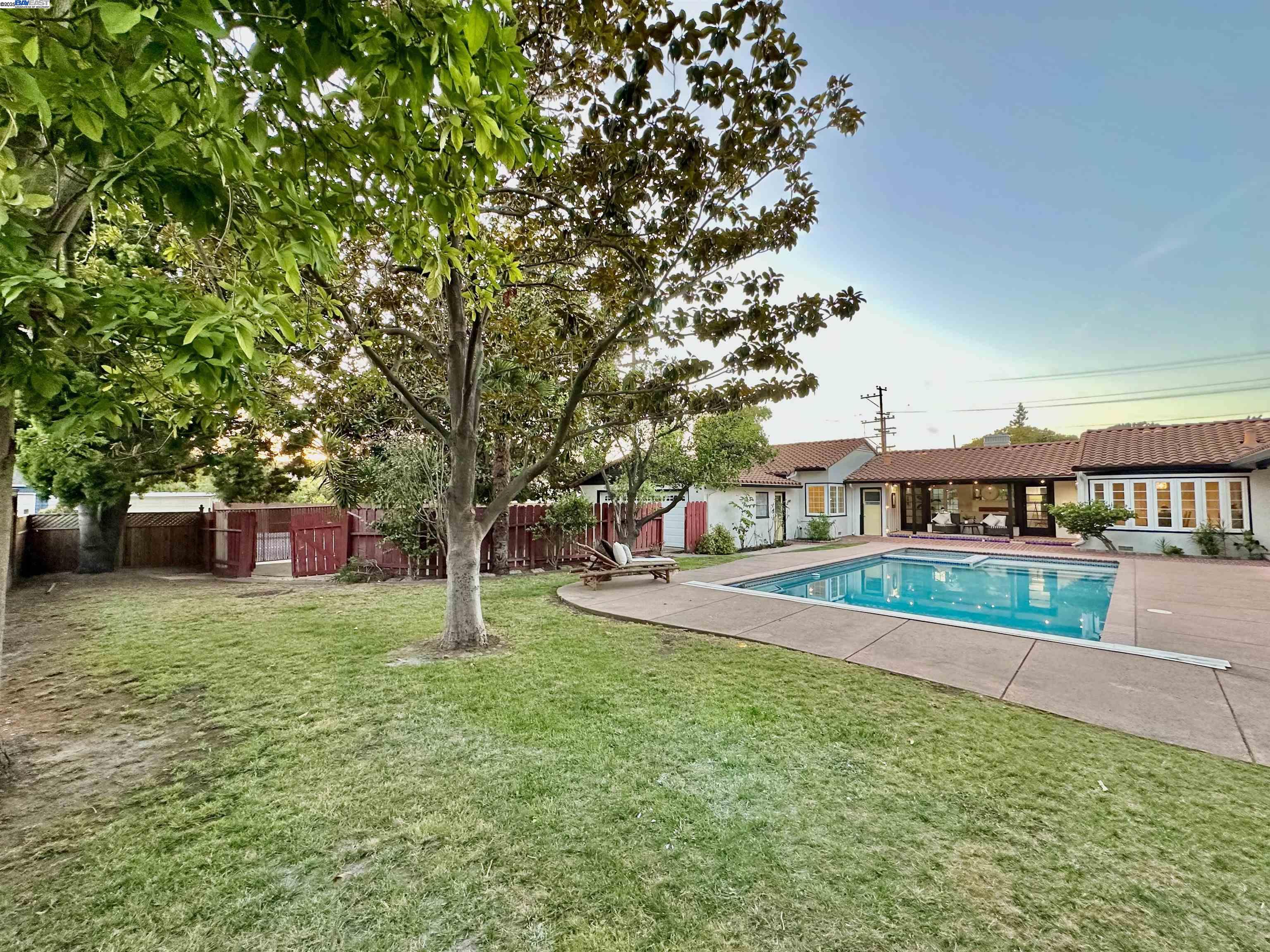 Detail Gallery Image 27 of 30 For 915 Estudillo Ave, San Leandro,  CA 94577 - 4 Beds | 3 Baths
