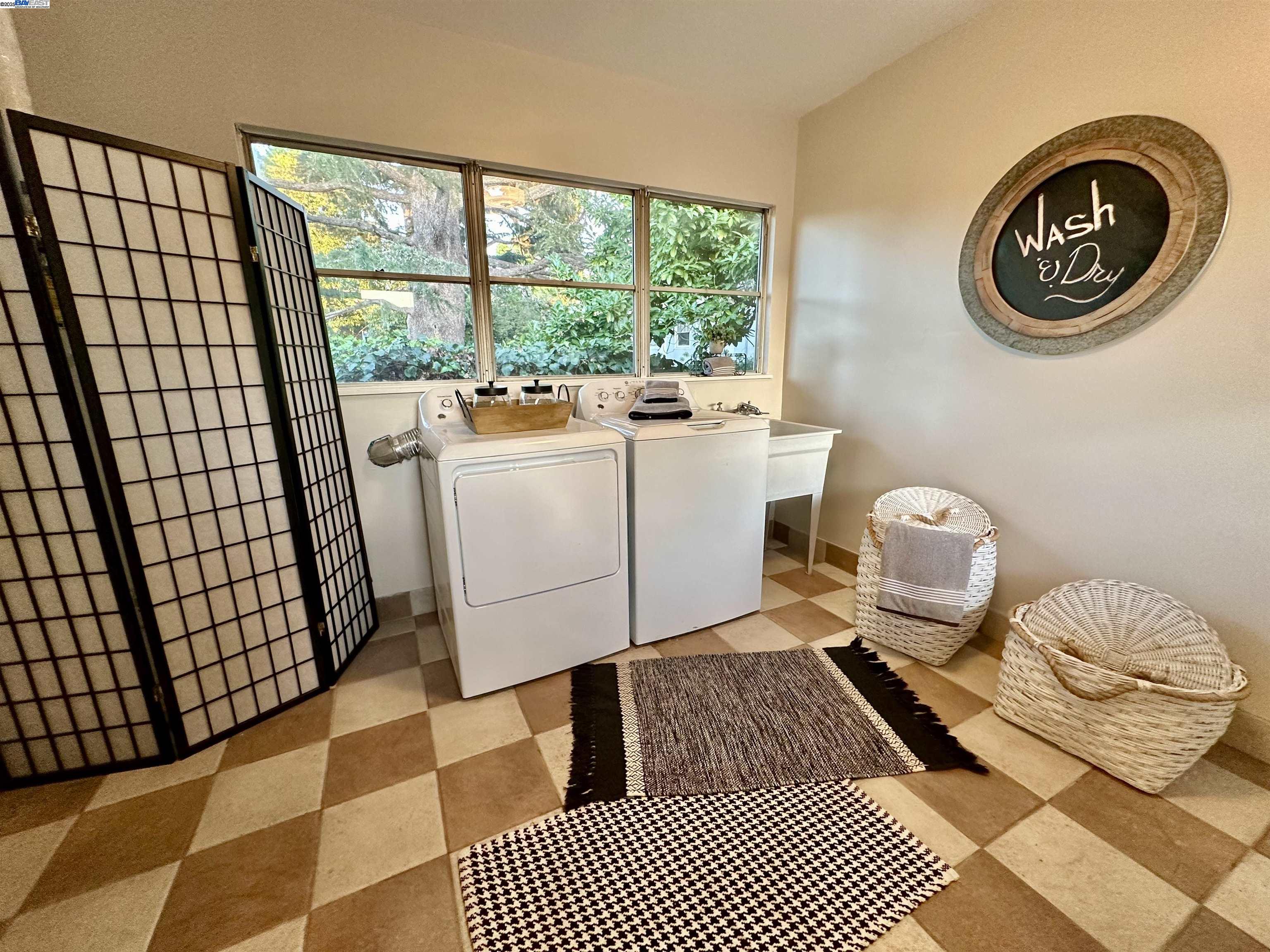 Detail Gallery Image 10 of 30 For 915 Estudillo Ave, San Leandro,  CA 94577 - 4 Beds | 3 Baths