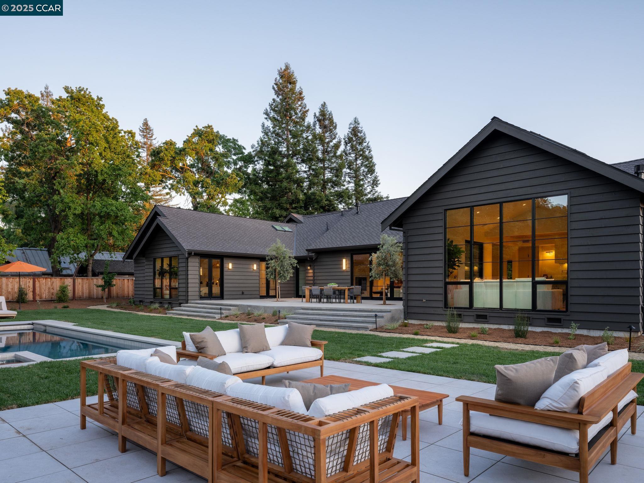 Detail Gallery Image 13 of 17 For 3364 Las Huertas Rd, Lafayette,  CA 94549 - 5 Beds | 6/1 Baths