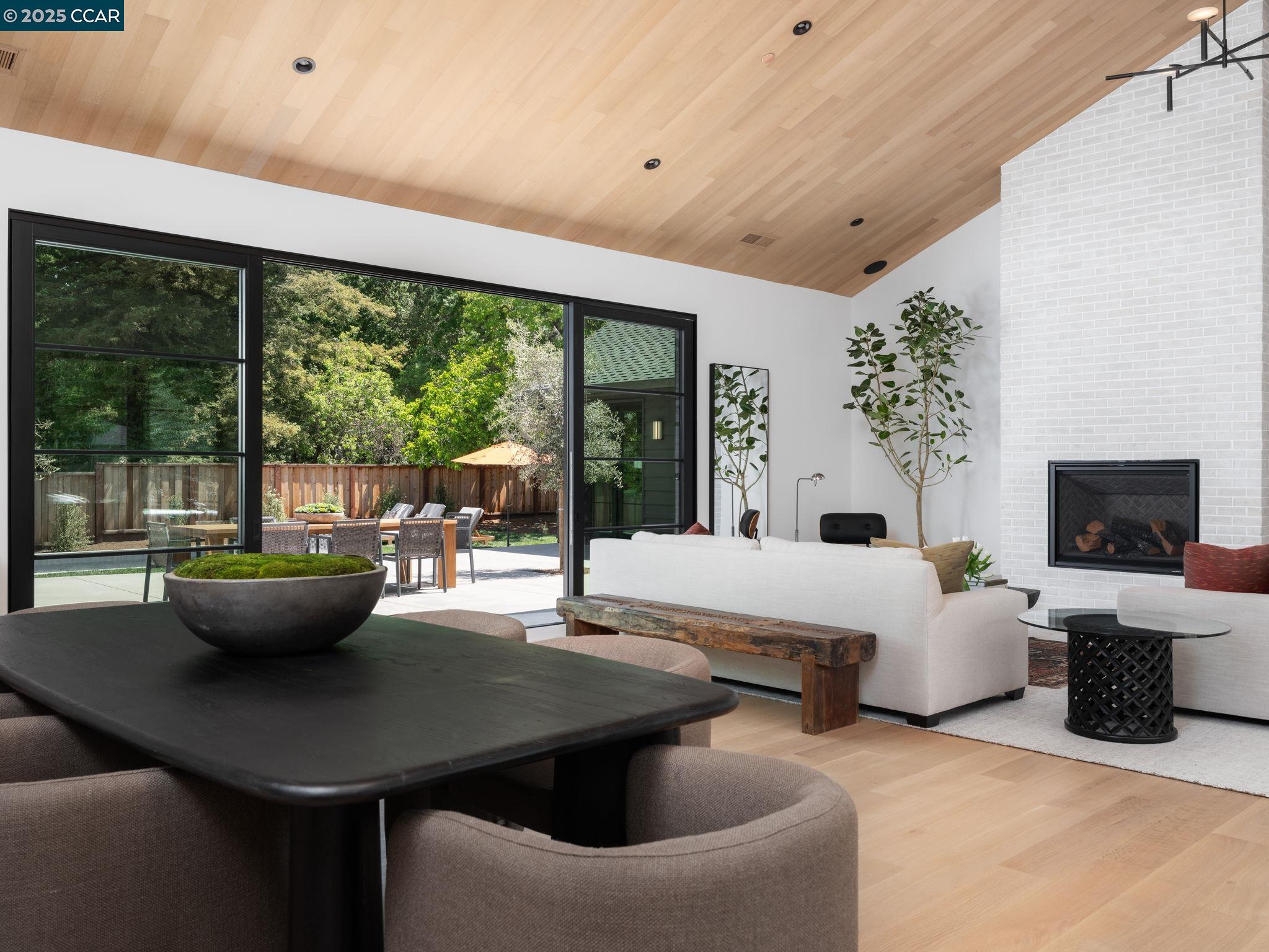 Detail Gallery Image 5 of 17 For 3364 Las Huertas Rd, Lafayette,  CA 94549 - 5 Beds | 6/1 Baths