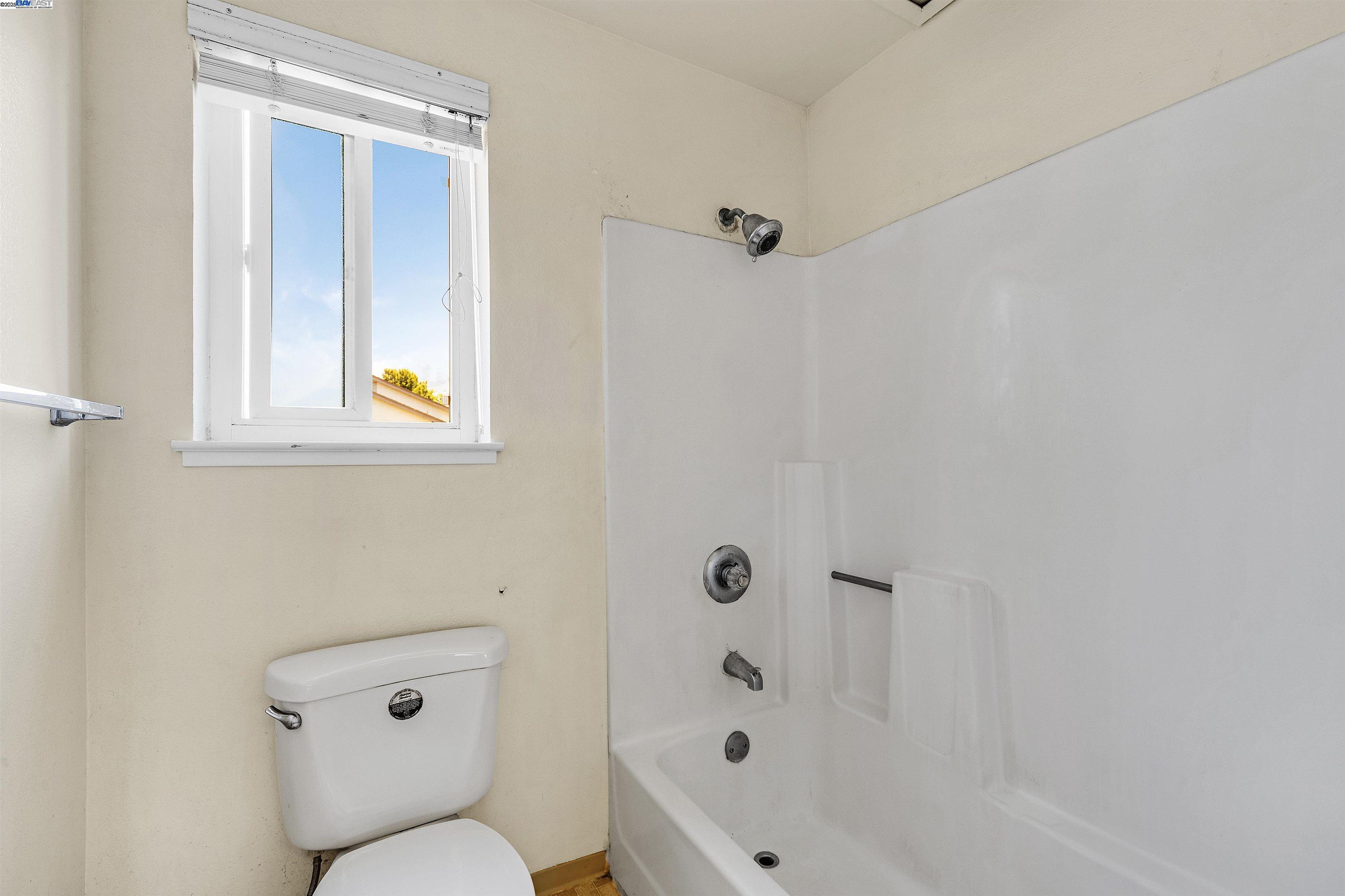 Photo #15: 41097183 Listing: Photo #15
