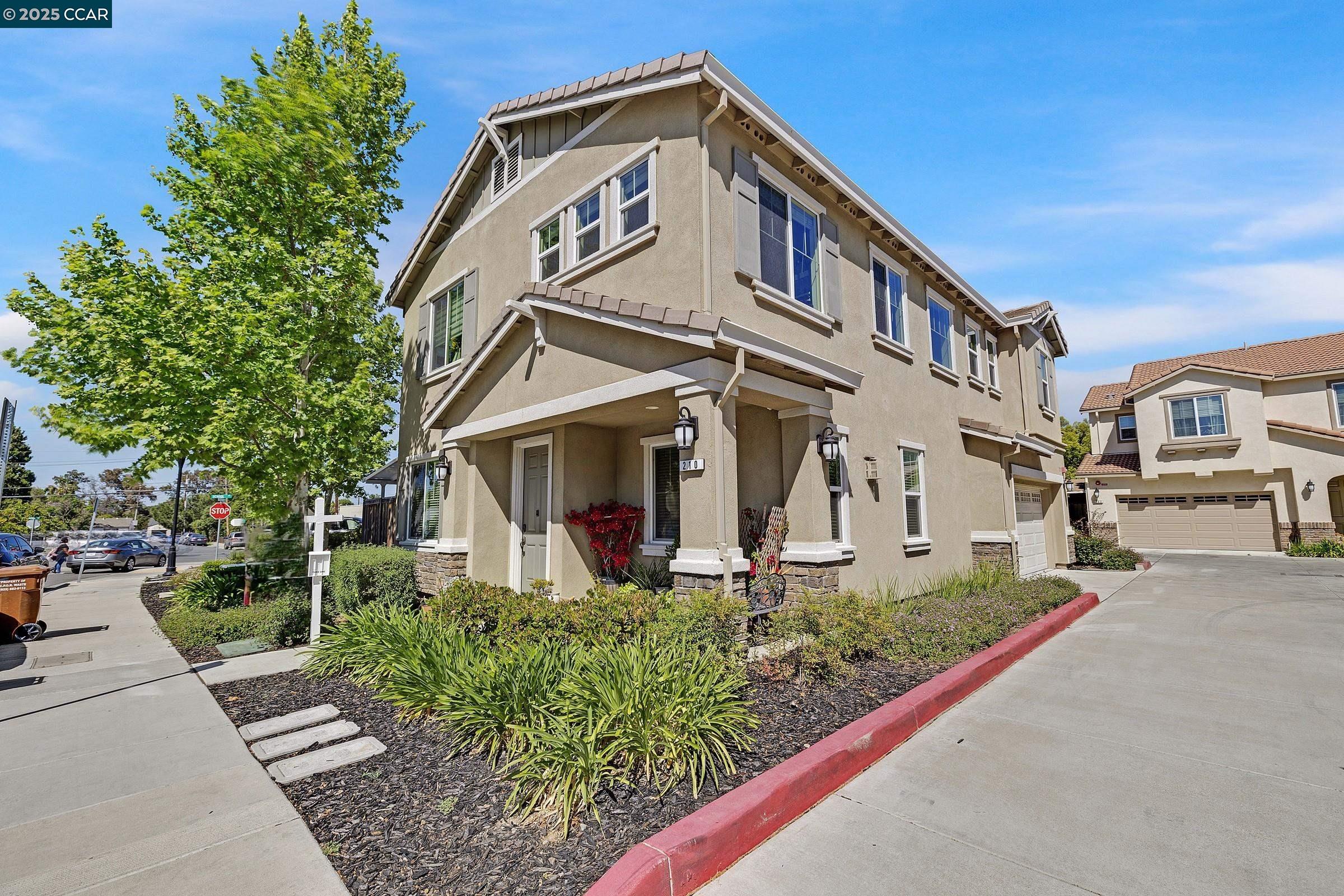 Detail Gallery Image 1 of 54 For 210 Belle Harbor Circle, Pittsburg,  CA 94565 - 5 Beds | 3/1 Baths