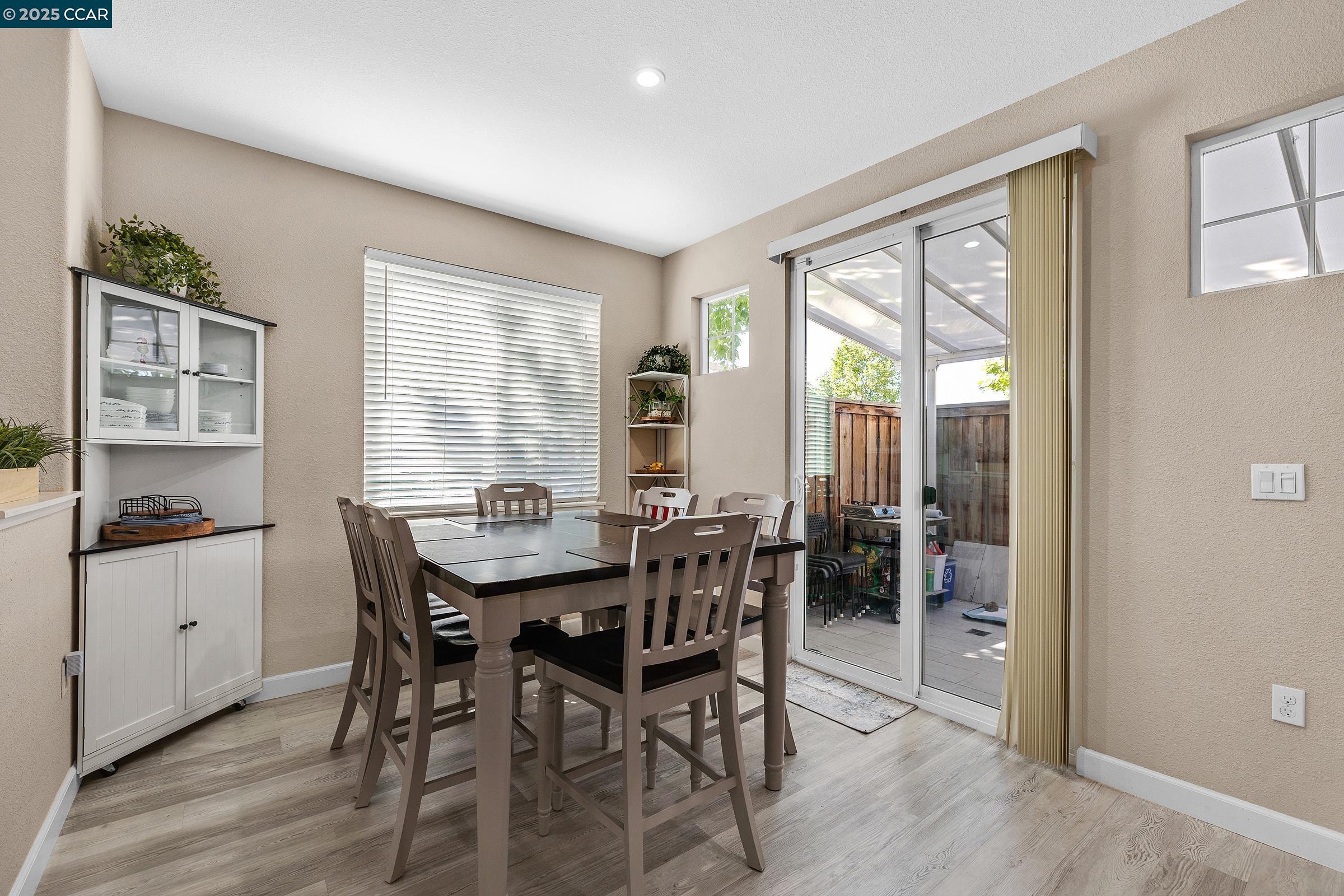 Detail Gallery Image 18 of 54 For 210 Belle Harbor Circle, Pittsburg,  CA 94565 - 5 Beds | 3/1 Baths