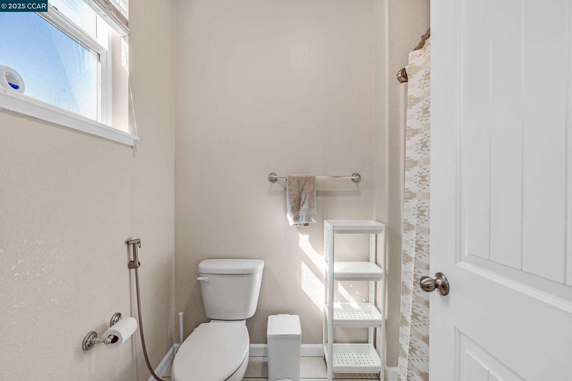 Detail Gallery Image 34 of 54 For 210 Belle Harbor Circle, Pittsburg,  CA 94565 - 5 Beds | 3/1 Baths