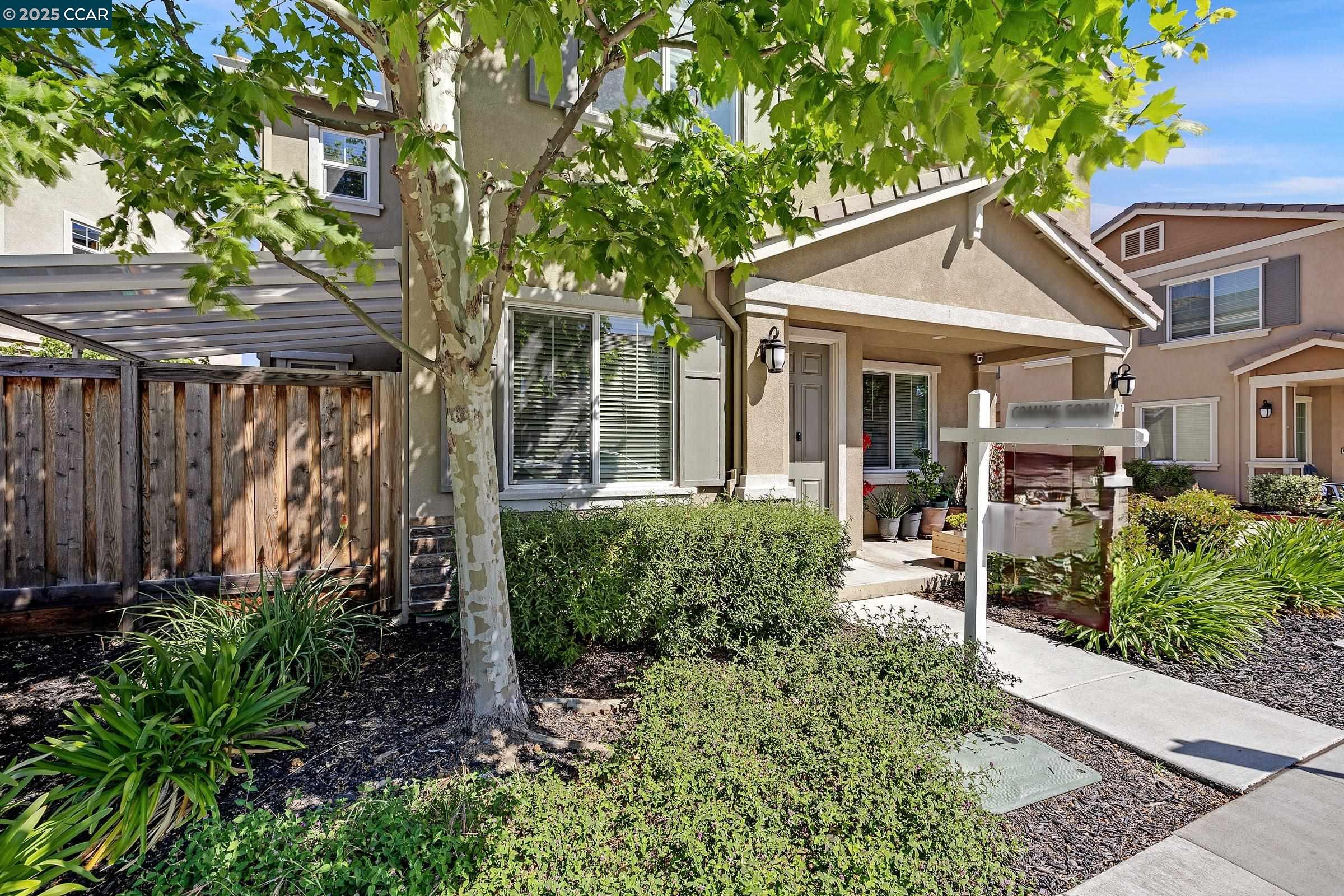 Detail Gallery Image 8 of 54 For 210 Belle Harbor Circle, Pittsburg,  CA 94565 - 5 Beds | 3/1 Baths