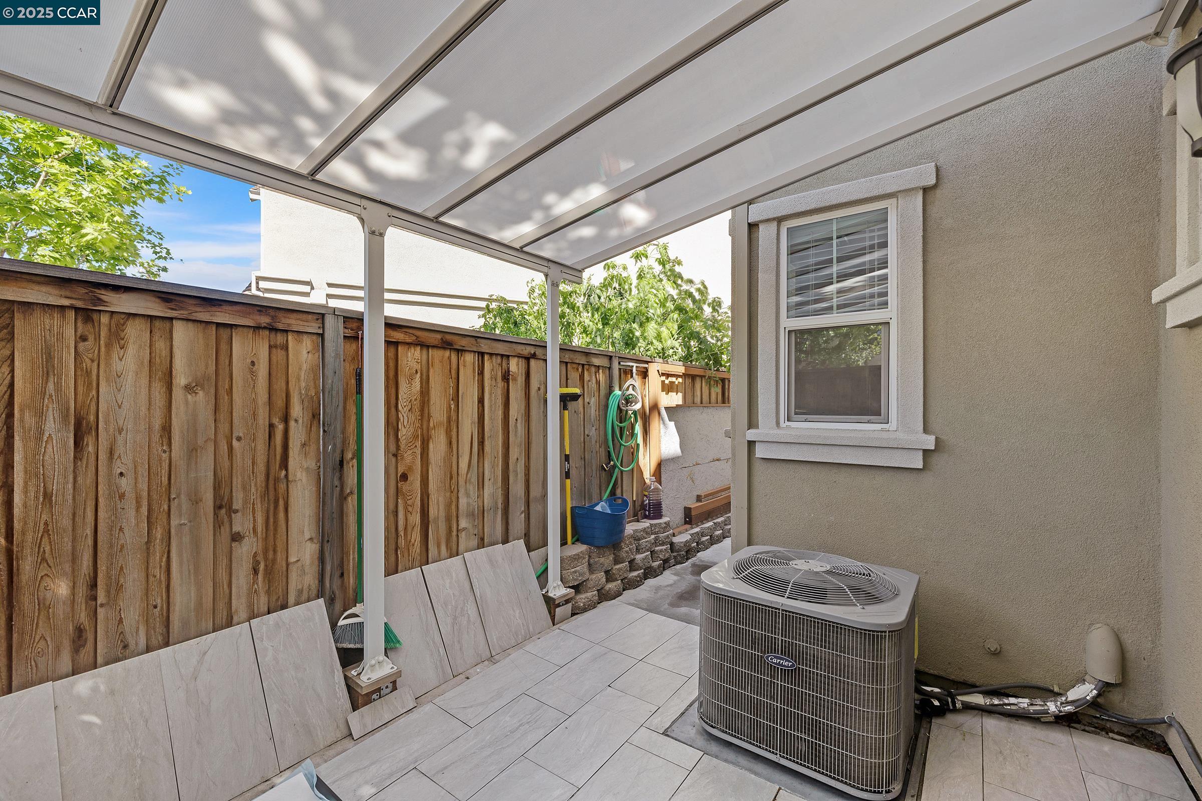 Detail Gallery Image 9 of 54 For 210 Belle Harbor Circle, Pittsburg,  CA 94565 - 5 Beds | 3/1 Baths