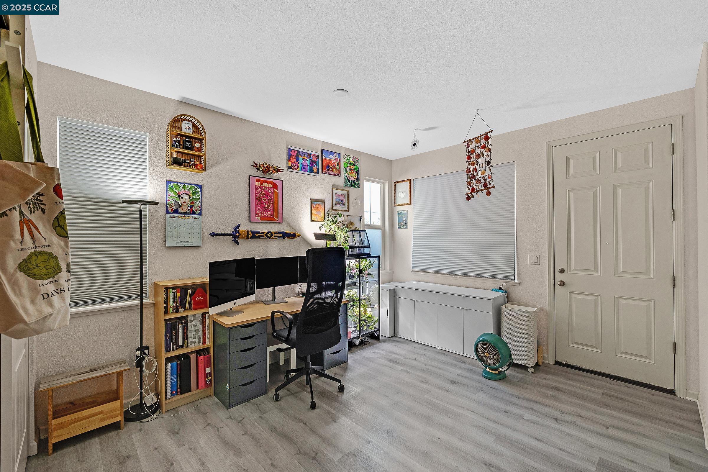 Detail Gallery Image 10 of 54 For 210 Belle Harbor Circle, Pittsburg,  CA 94565 - 5 Beds | 3/1 Baths