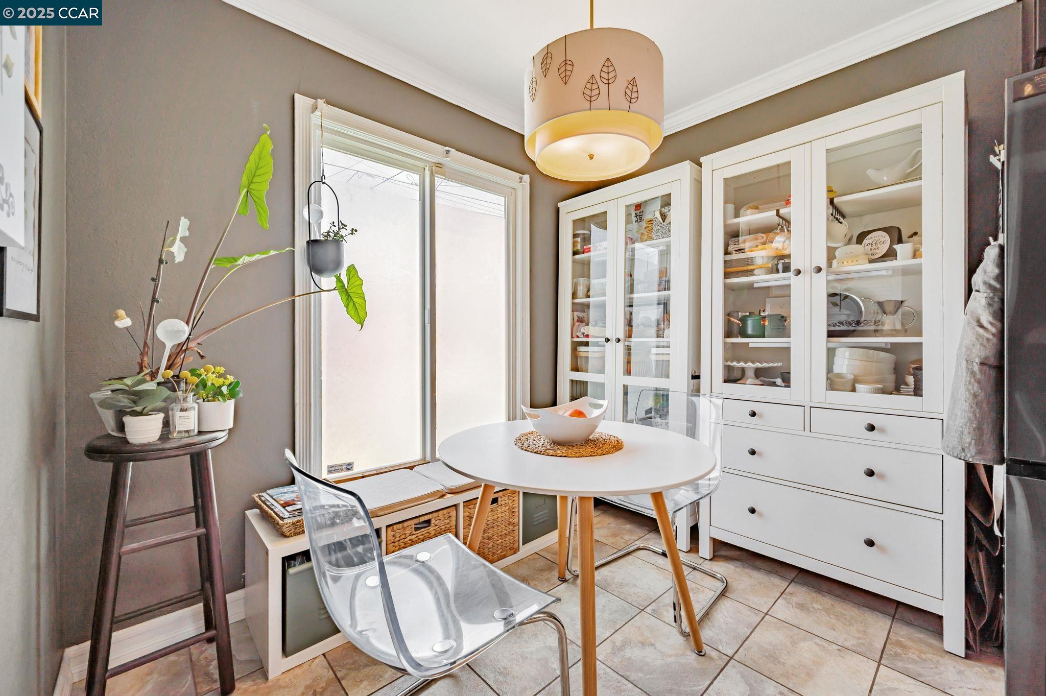 Detail Gallery Image 3 of 14 For 1955 33rd Ave, San Francisco,  CA 94116 - 2 Beds | 1 Baths