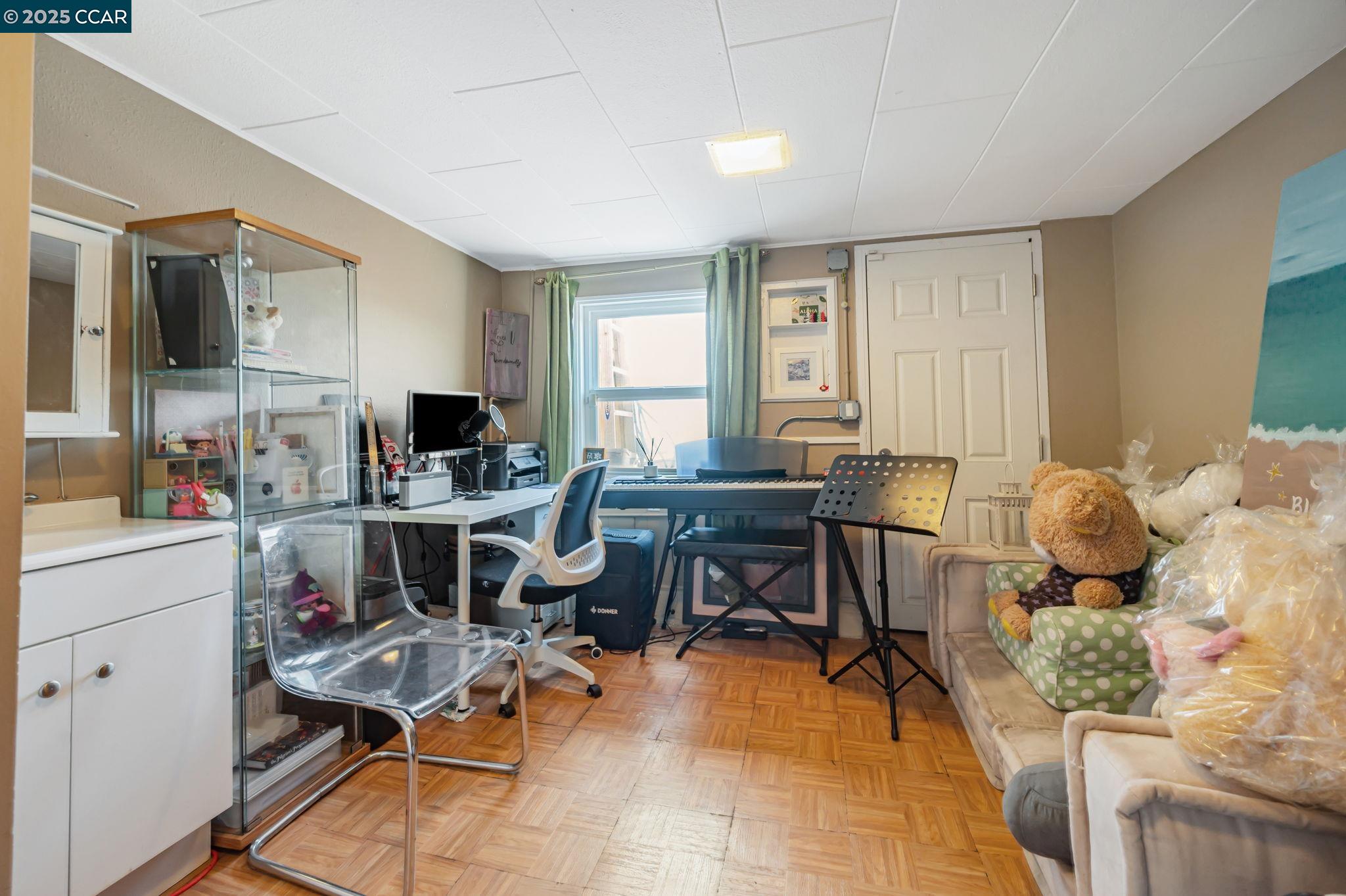 Detail Gallery Image 8 of 14 For 1955 33rd Ave, San Francisco,  CA 94116 - 2 Beds | 1 Baths