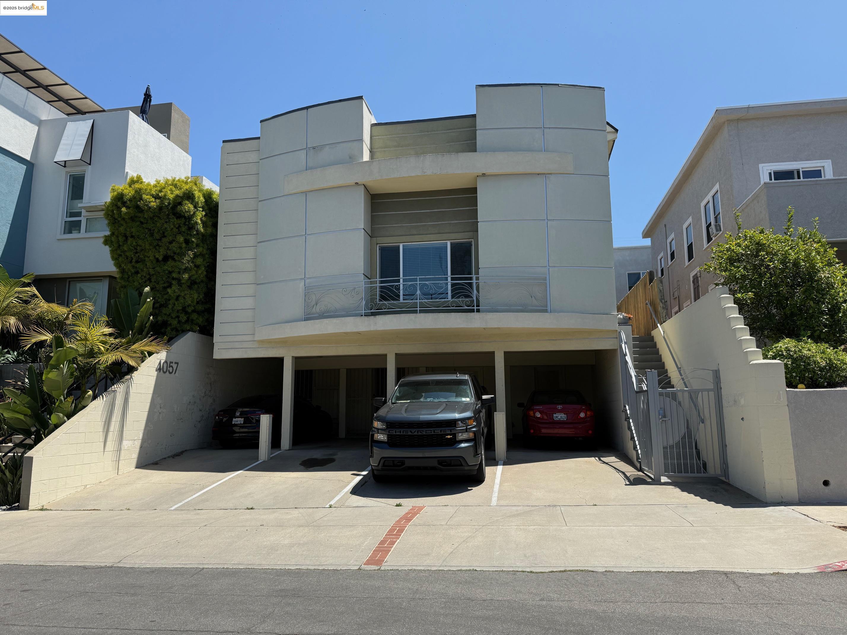 Detail Gallery Image 1 of 17 For 4057 Brant St #8,  San Diego,  CA 92103 - 1 Beds | 1 Baths