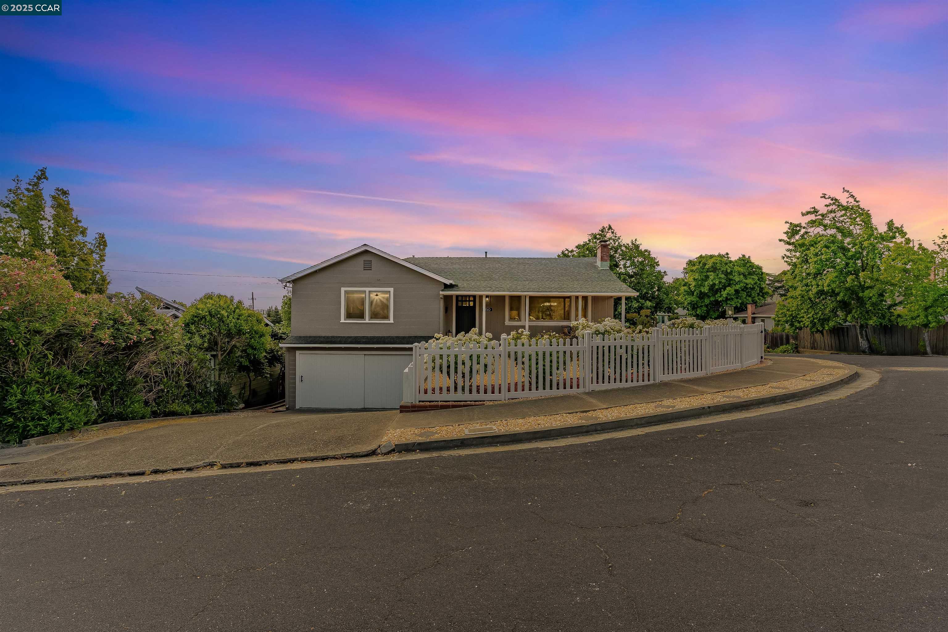 Detail Gallery Image 2 of 46 For 1150 Harbor View Dr, Martinez,  CA 94553 - 3 Beds | 2 Baths