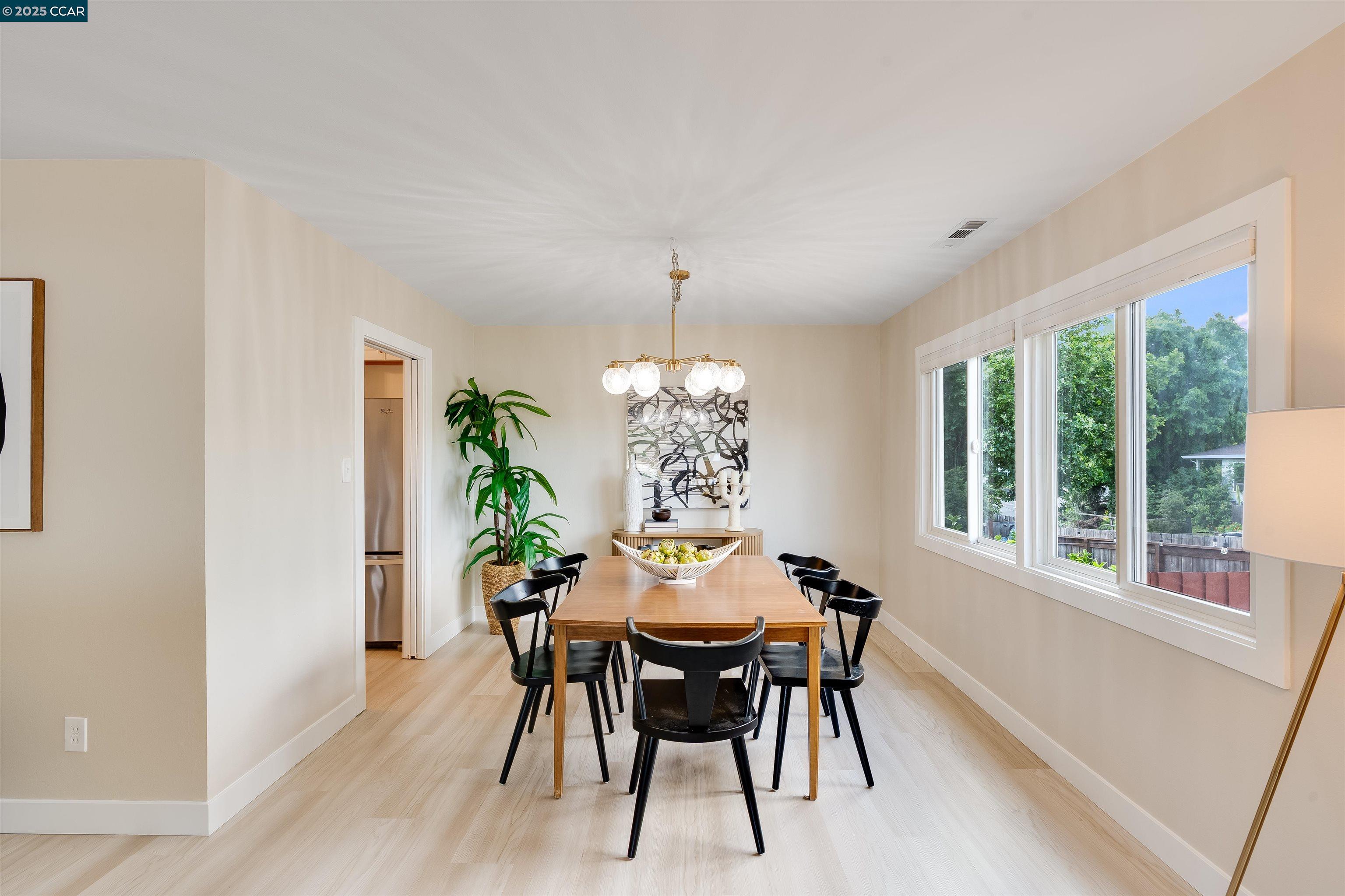 Detail Gallery Image 11 of 46 For 1150 Harbor View Dr, Martinez,  CA 94553 - 3 Beds | 2 Baths
