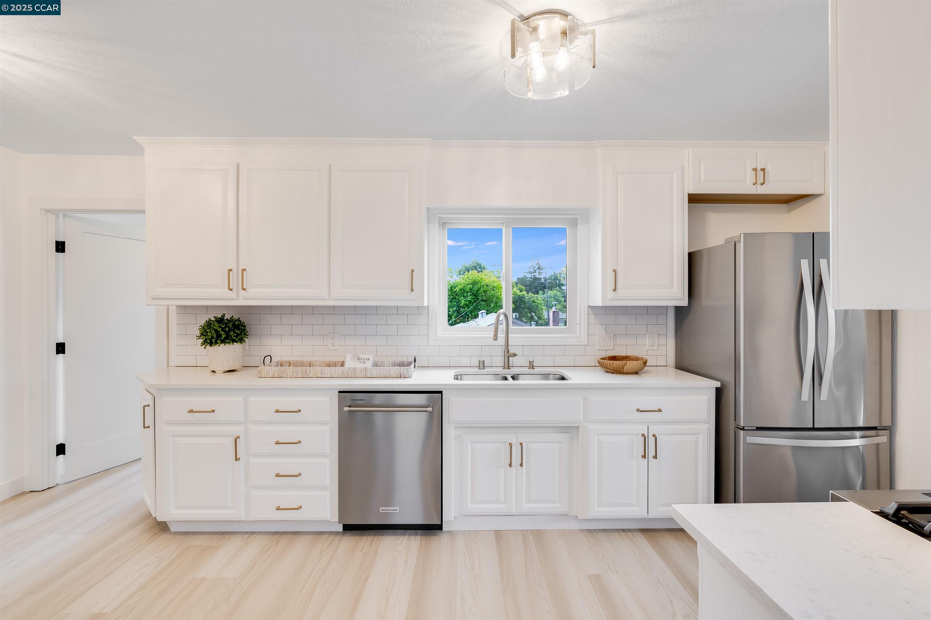 Detail Gallery Image 15 of 46 For 1150 Harbor View Dr, Martinez,  CA 94553 - 3 Beds | 2 Baths
