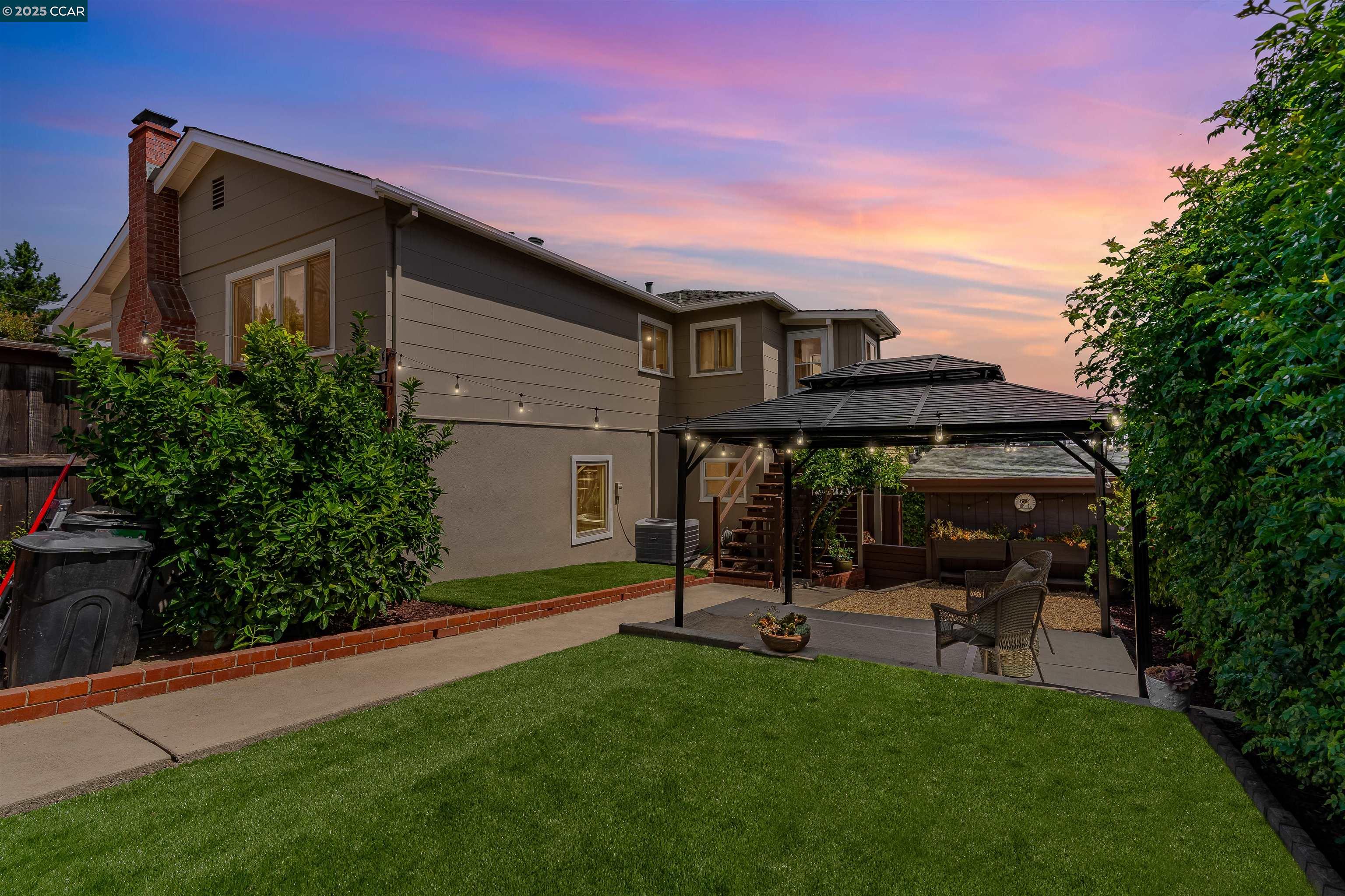 Detail Gallery Image 3 of 46 For 1150 Harbor View Dr, Martinez,  CA 94553 - 3 Beds | 2 Baths