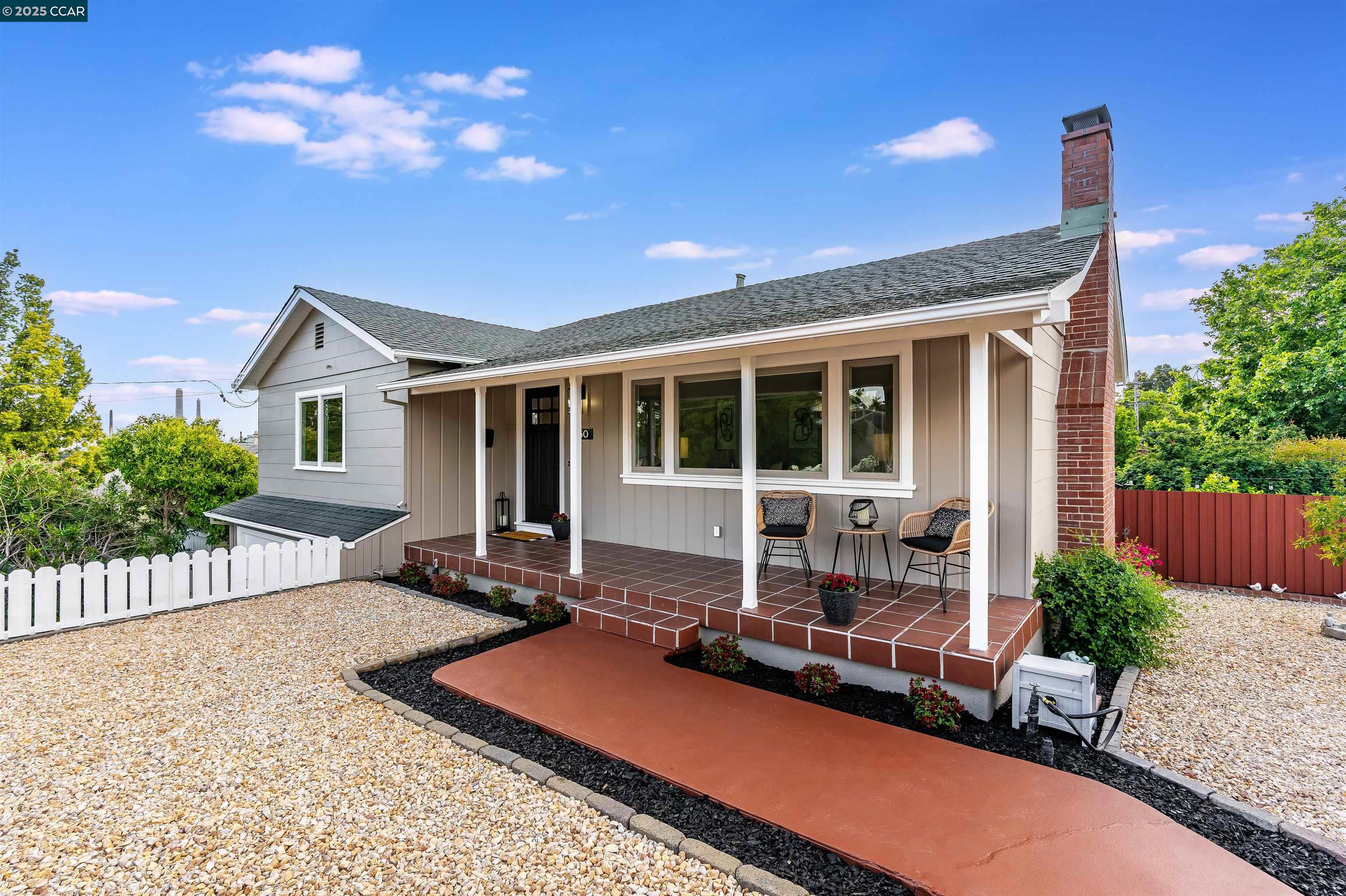 Detail Gallery Image 4 of 46 For 1150 Harbor View Dr, Martinez,  CA 94553 - 3 Beds | 2 Baths