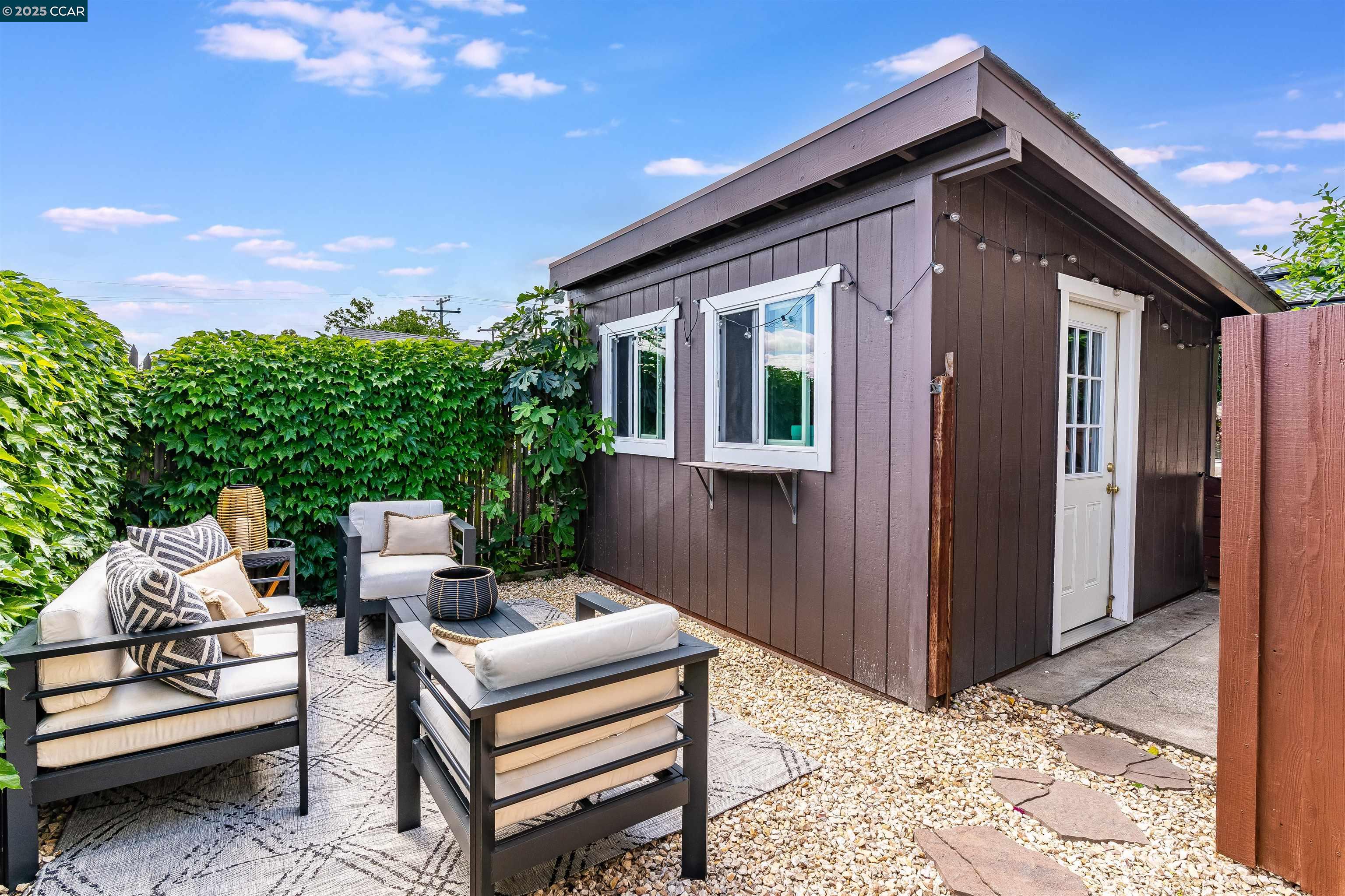 Detail Gallery Image 35 of 46 For 1150 Harbor View Dr, Martinez,  CA 94553 - 3 Beds | 2 Baths