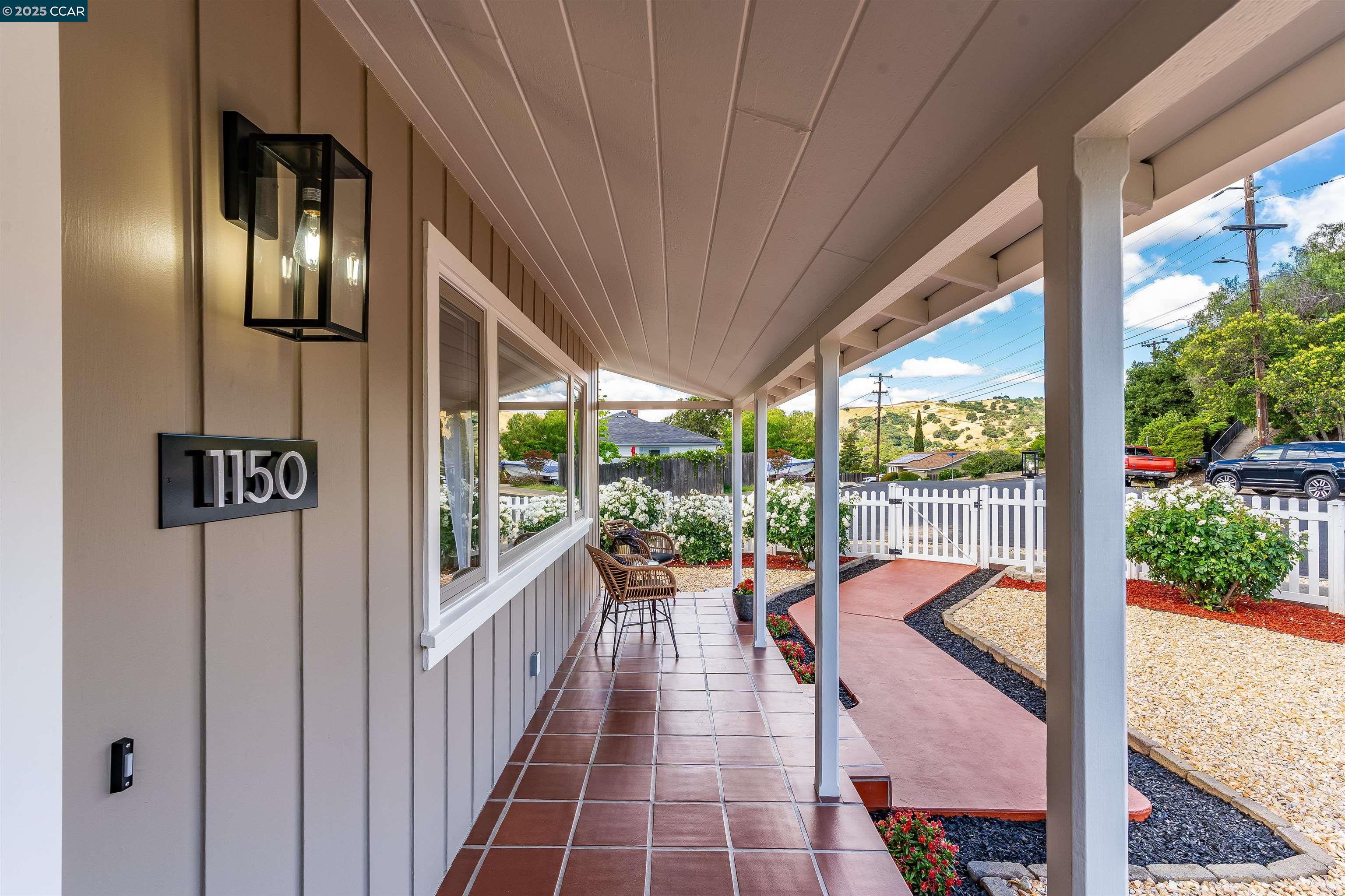 Detail Gallery Image 5 of 46 For 1150 Harbor View Dr, Martinez,  CA 94553 - 3 Beds | 2 Baths