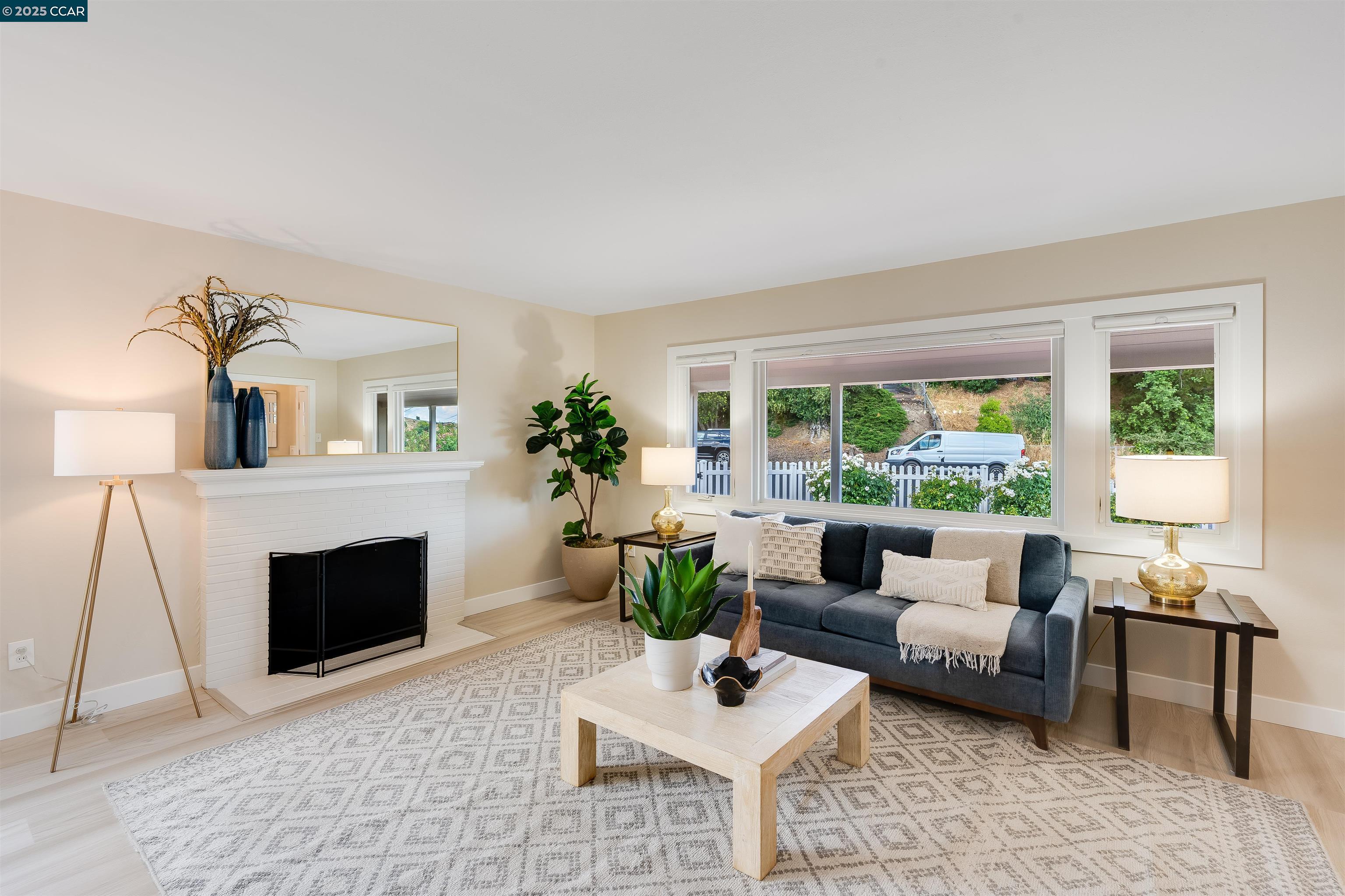 Detail Gallery Image 9 of 46 For 1150 Harbor View Dr, Martinez,  CA 94553 - 3 Beds | 2 Baths
