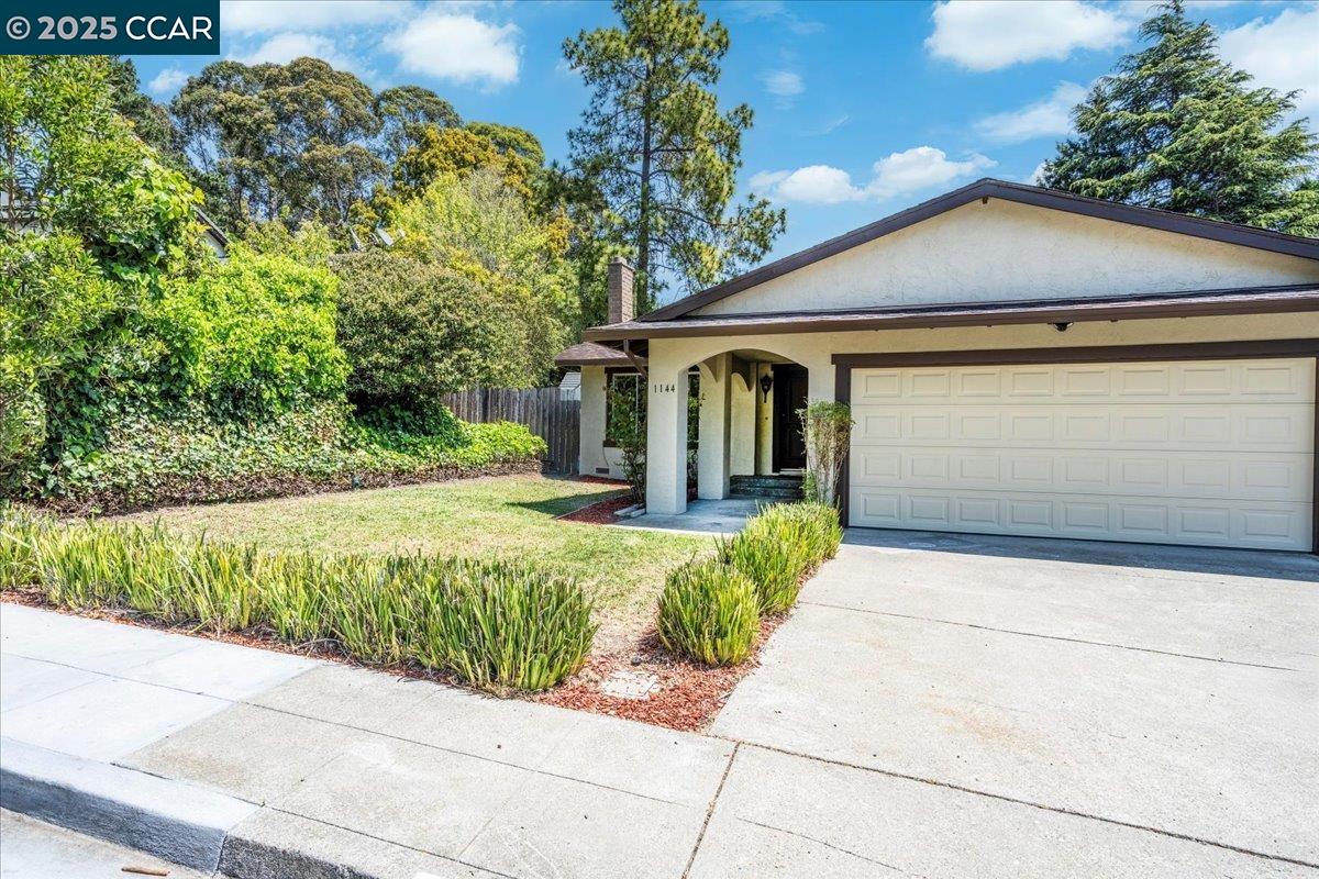 Detail Gallery Image 2 of 53 For 1144 Parkridge Dr, Richmond,  CA 94803 - 3 Beds | 2 Baths