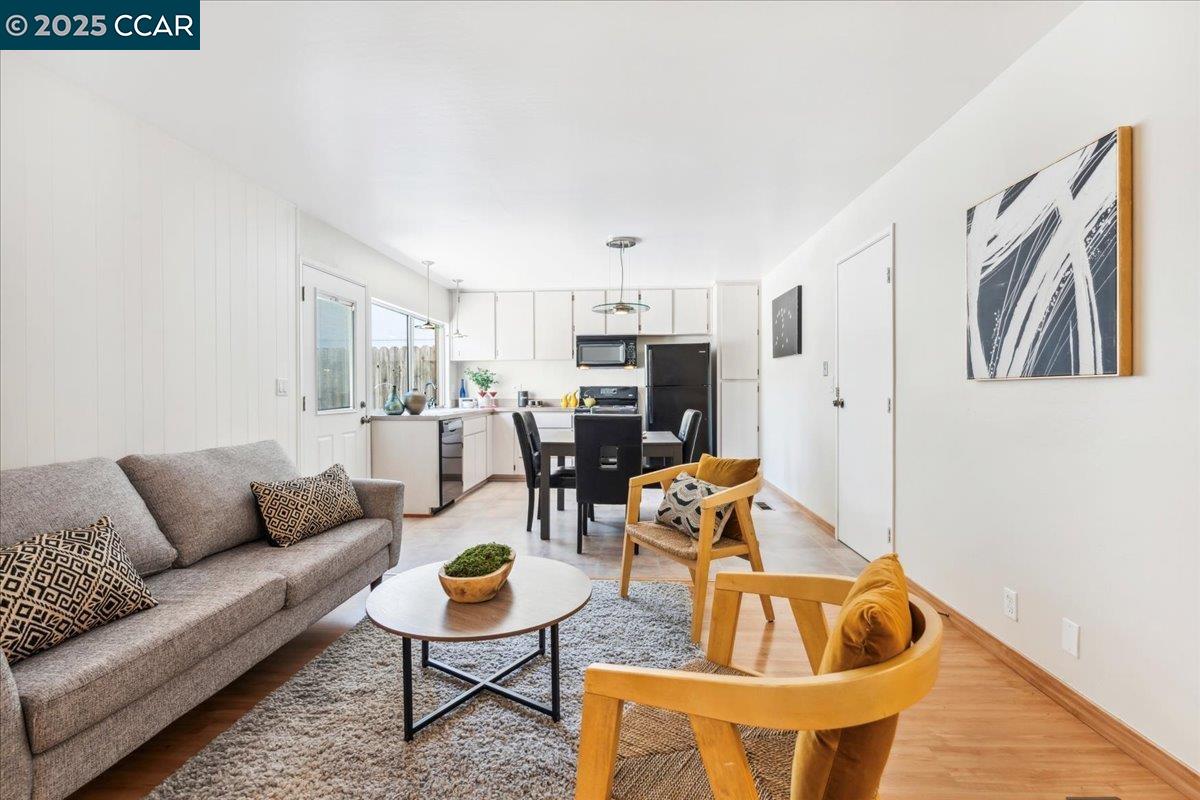 Detail Gallery Image 14 of 53 For 1144 Parkridge Dr, Richmond,  CA 94803 - 3 Beds | 2 Baths