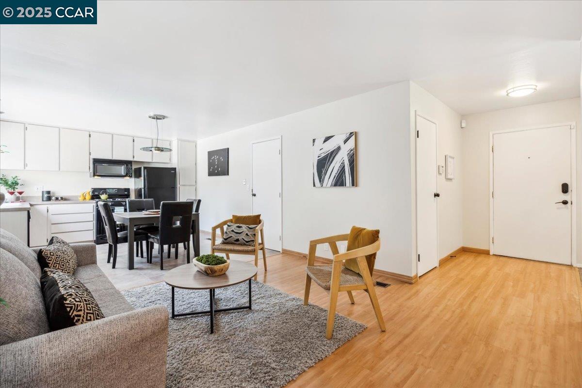 Detail Gallery Image 15 of 53 For 1144 Parkridge Dr, Richmond,  CA 94803 - 3 Beds | 2 Baths