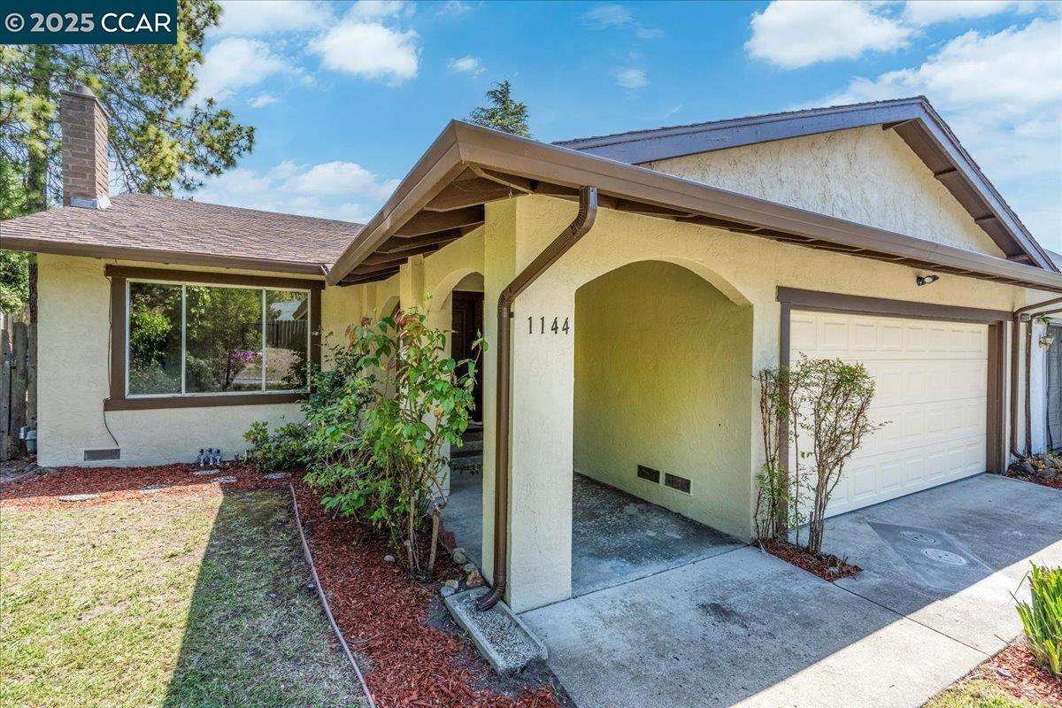 Detail Gallery Image 5 of 53 For 1144 Parkridge Dr, Richmond,  CA 94803 - 3 Beds | 2 Baths
