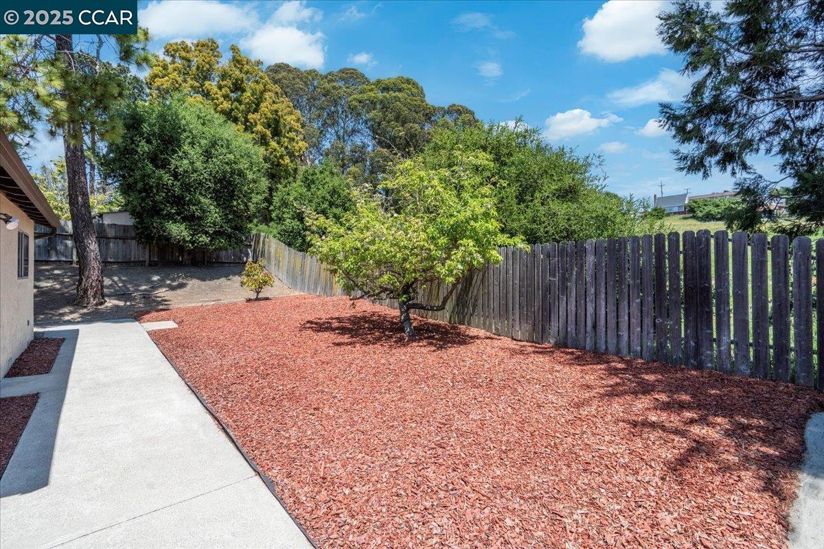Detail Gallery Image 44 of 53 For 1144 Parkridge Dr, Richmond,  CA 94803 - 3 Beds | 2 Baths