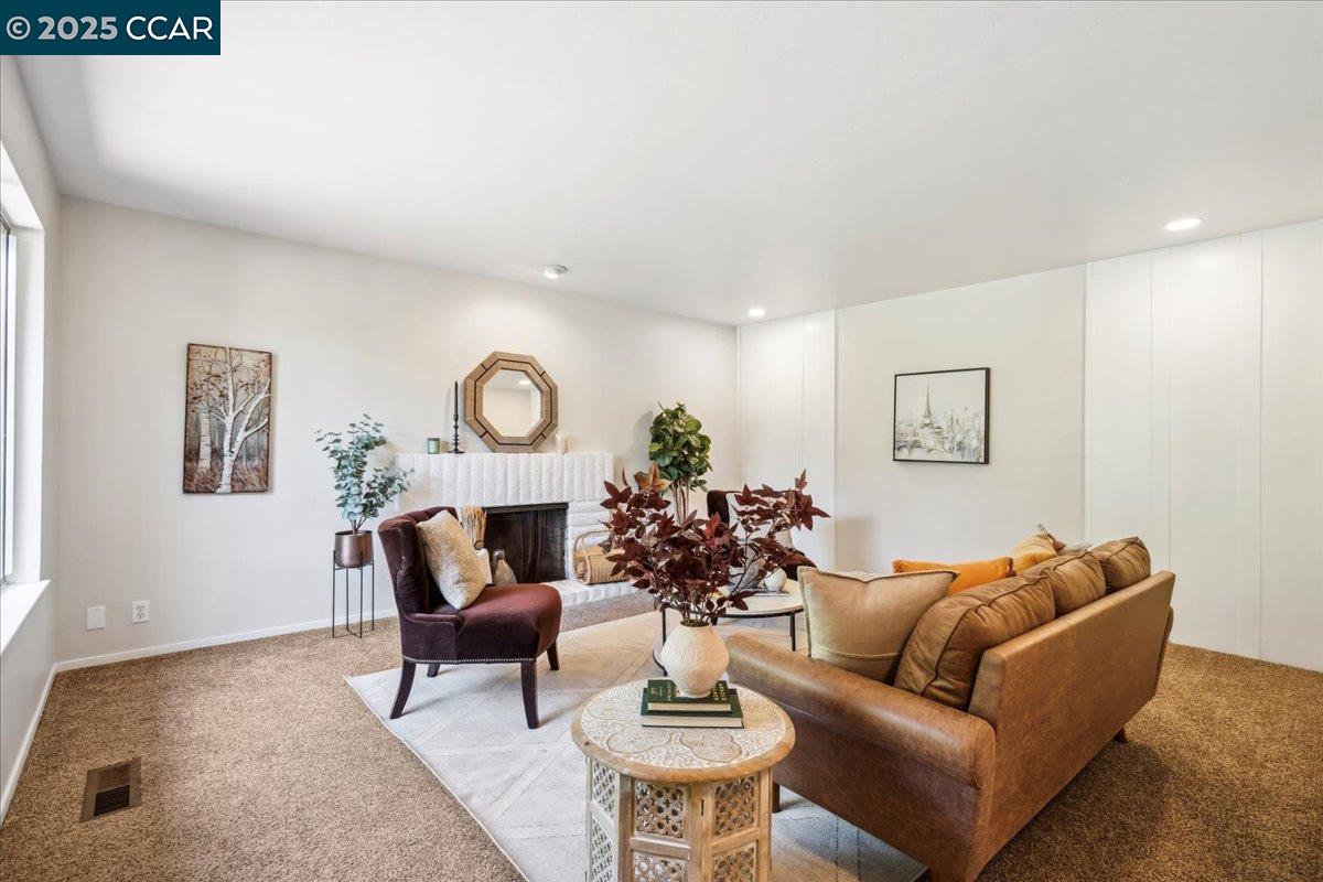 Detail Gallery Image 7 of 53 For 1144 Parkridge Dr, Richmond,  CA 94803 - 3 Beds | 2 Baths