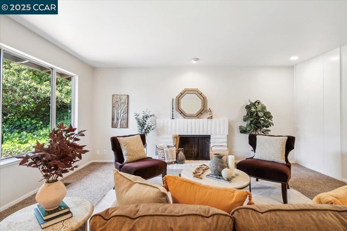 Detail Gallery Image 10 of 53 For 1144 Parkridge Dr, Richmond,  CA 94803 - 3 Beds | 2 Baths