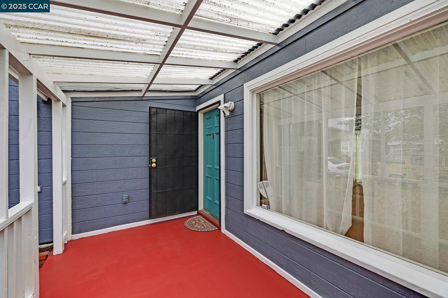 Detail Gallery Image 4 of 40 For 458 36th Street, Richmond,  CA 94805 - 2 Beds | 1 Baths