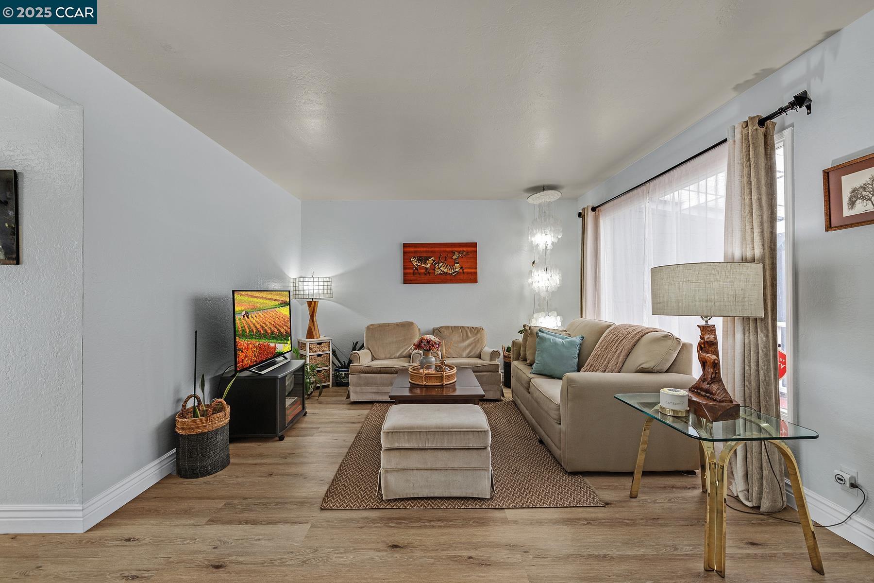 Detail Gallery Image 5 of 40 For 458 36th Street, Richmond,  CA 94805 - 2 Beds | 1 Baths