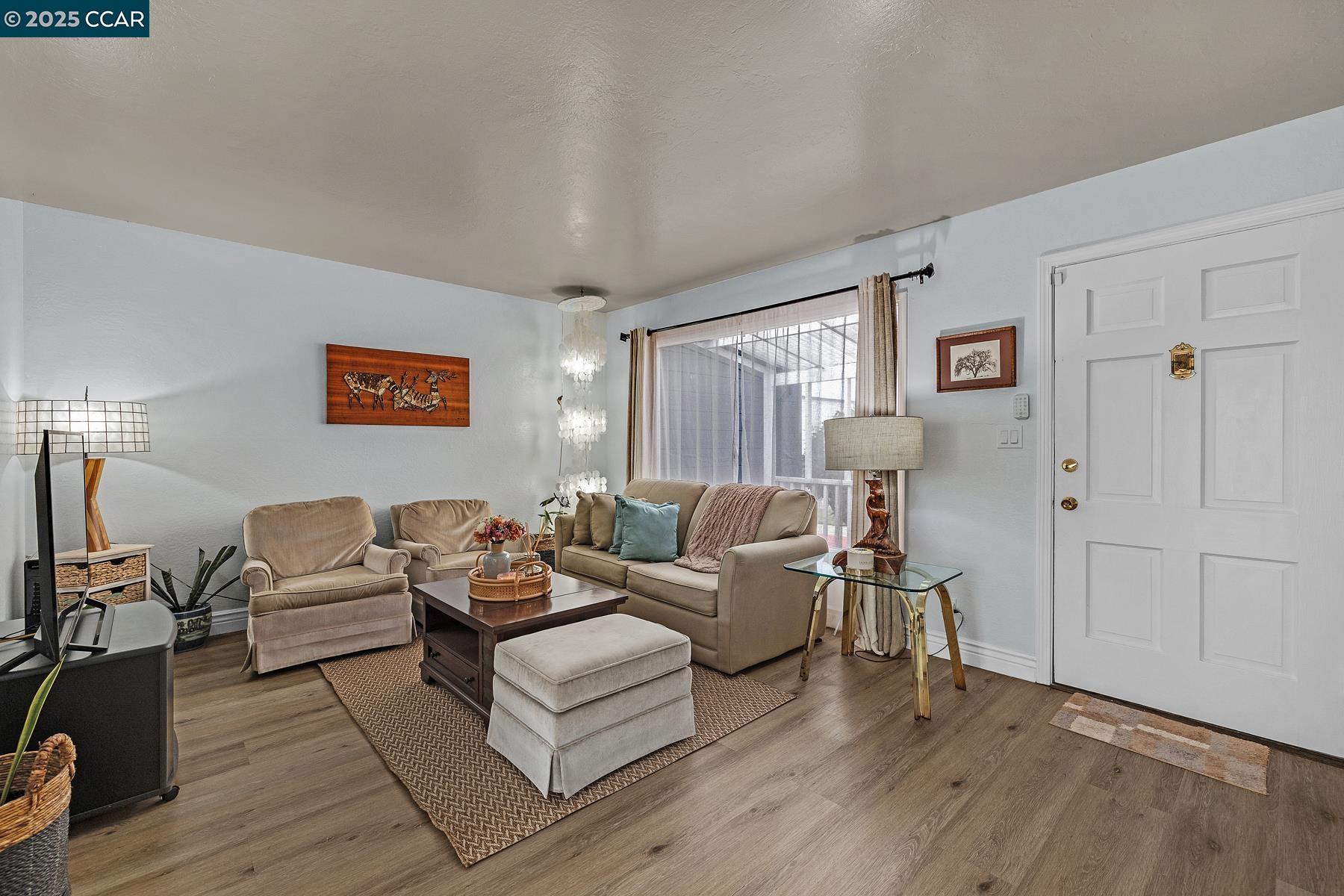 Detail Gallery Image 6 of 40 For 458 36th Street, Richmond,  CA 94805 - 2 Beds | 1 Baths