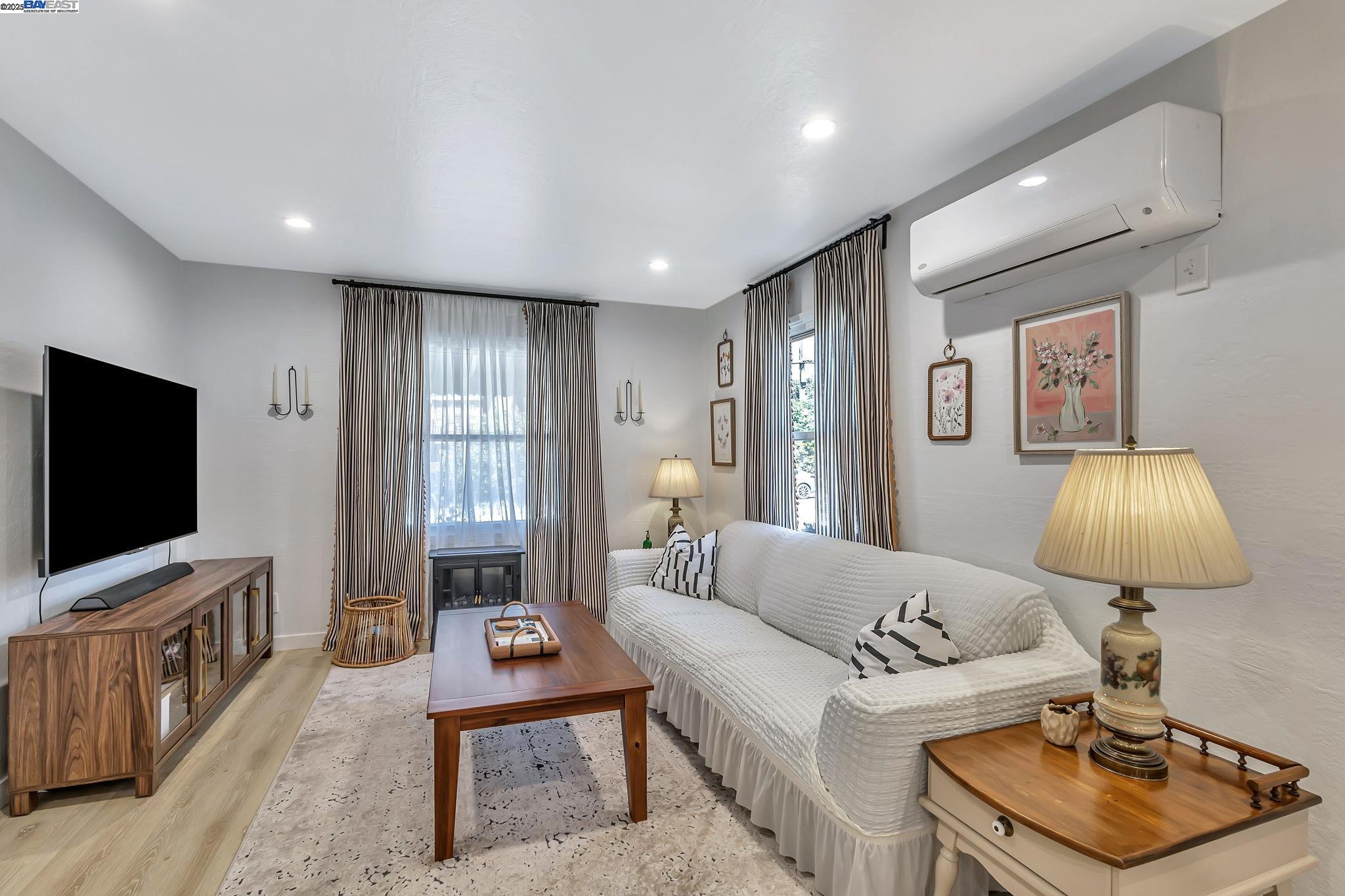Detail Gallery Image 10 of 56 For 2019 E St, Hayward,  CA 94541 - 3 Beds | 2 Baths