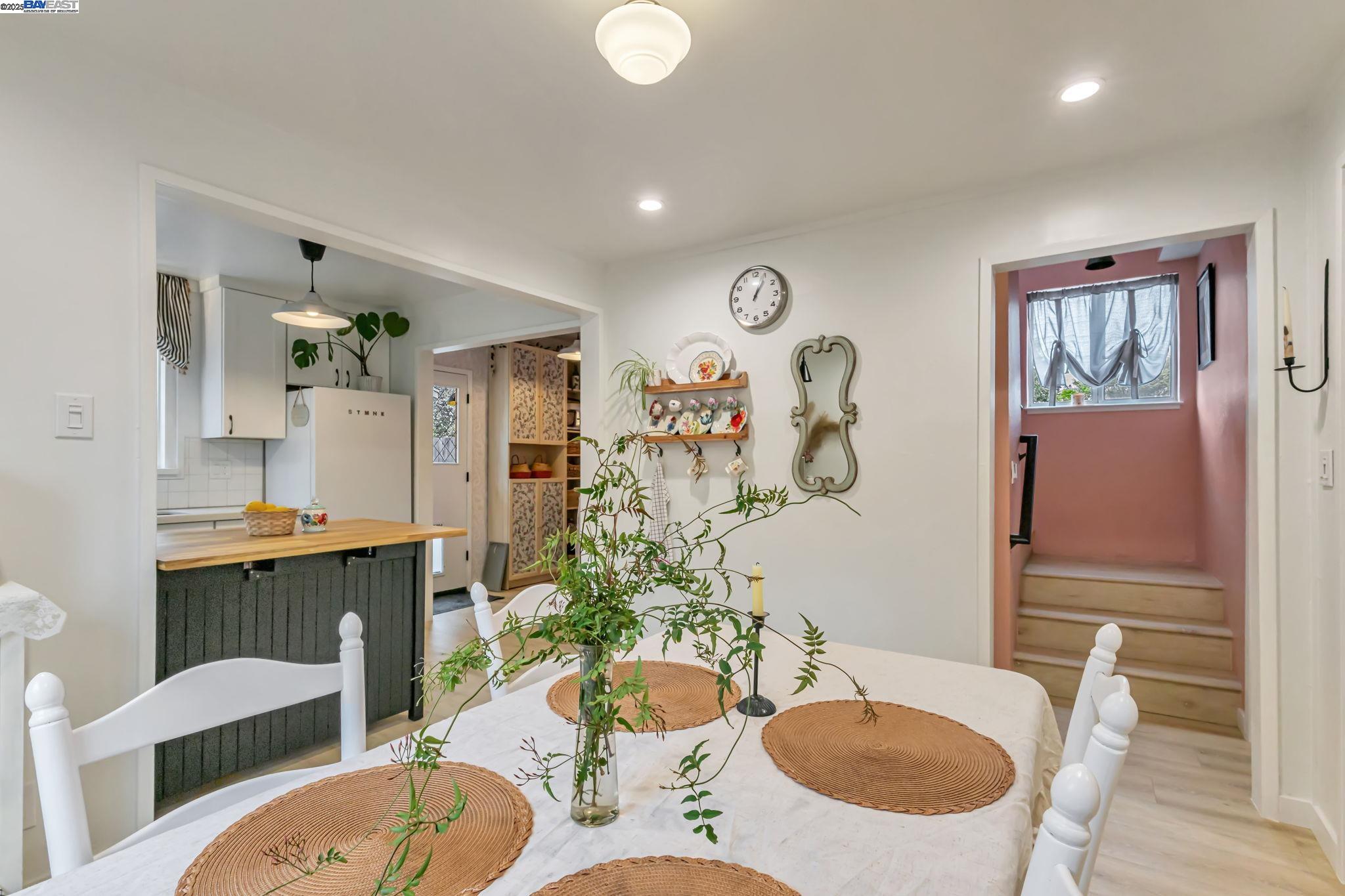 Detail Gallery Image 14 of 56 For 2019 E St, Hayward,  CA 94541 - 3 Beds | 2 Baths
