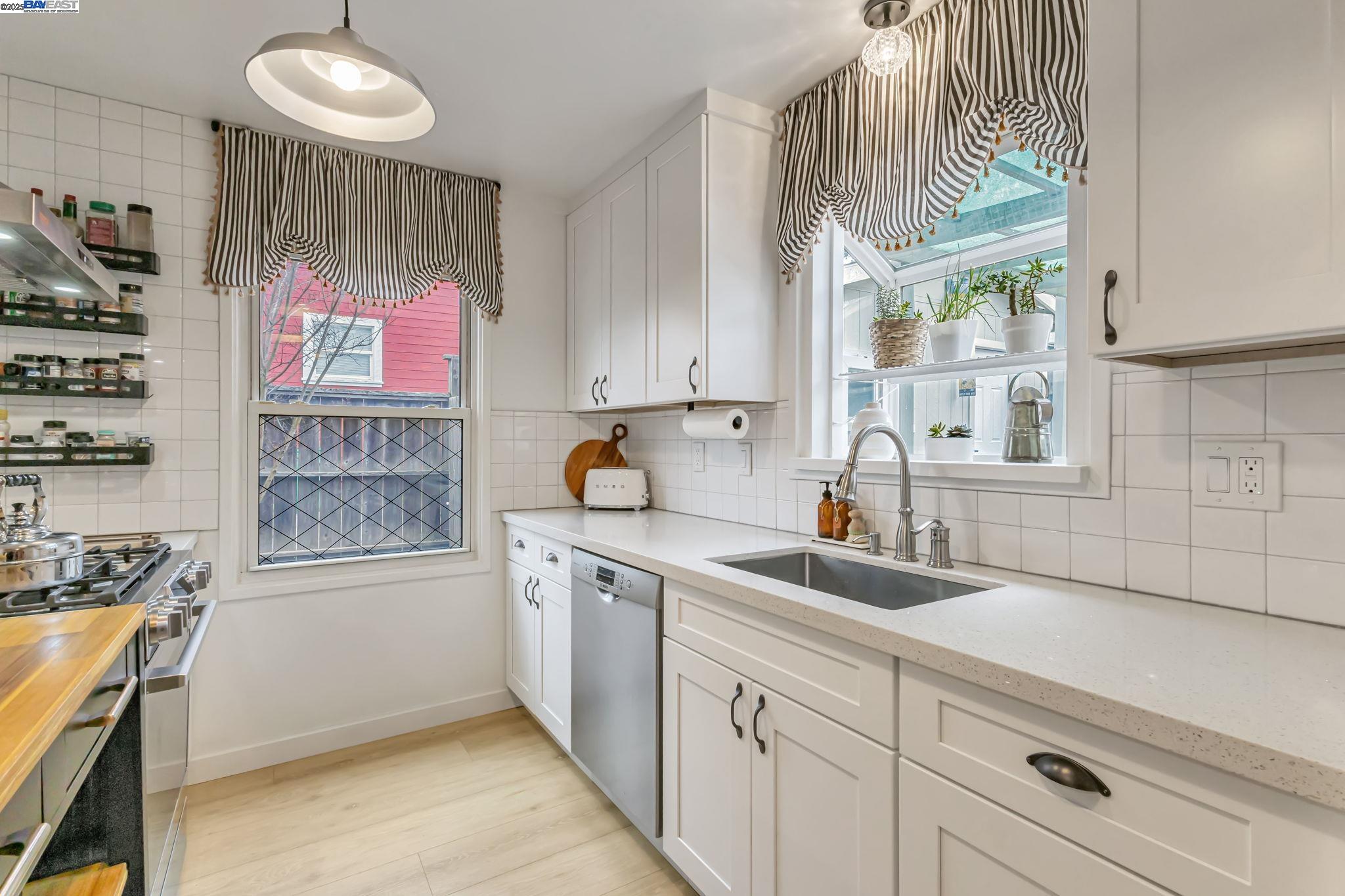 Detail Gallery Image 18 of 56 For 2019 E St, Hayward,  CA 94541 - 3 Beds | 2 Baths