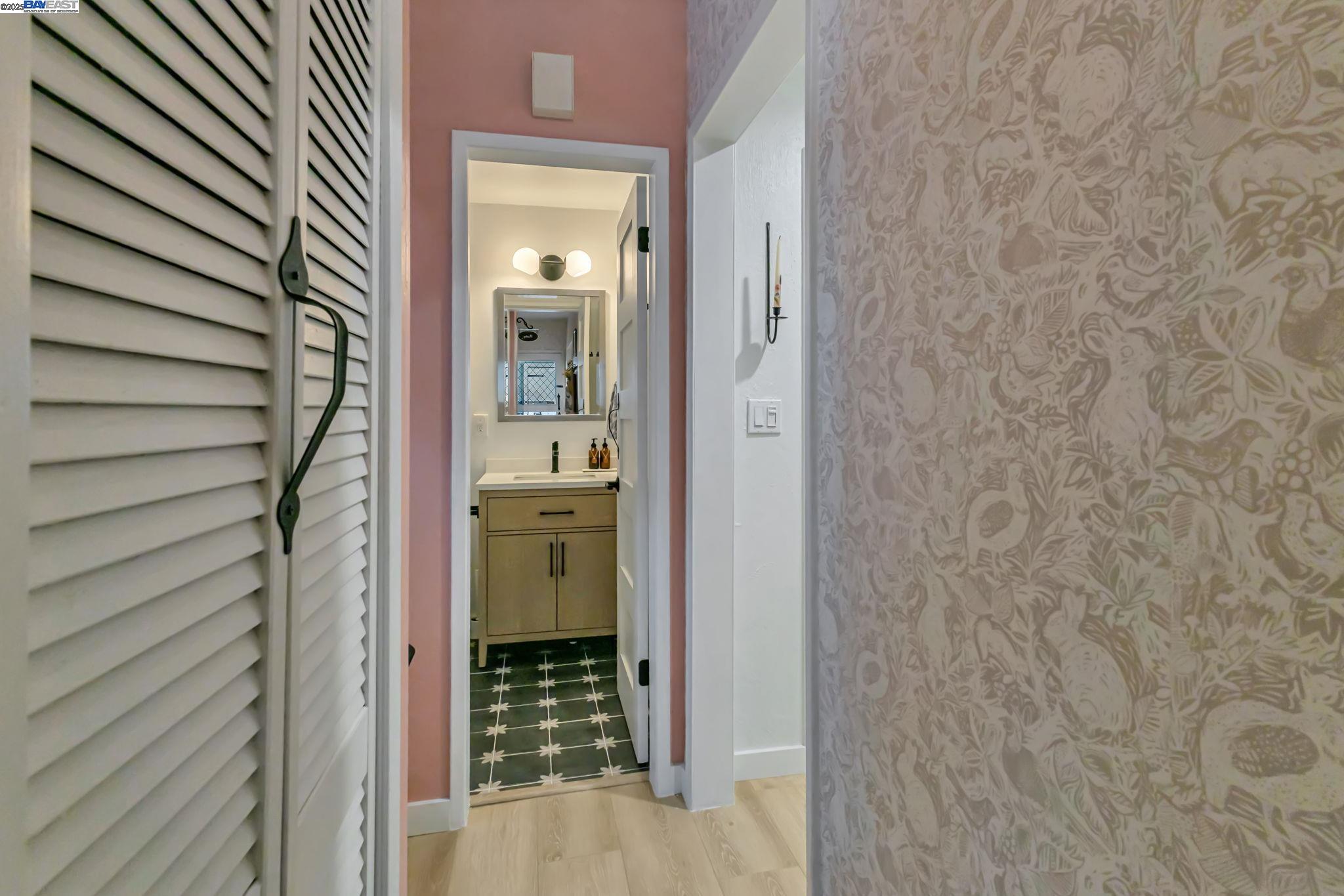 Detail Gallery Image 21 of 56 For 2019 E St, Hayward,  CA 94541 - 3 Beds | 2 Baths