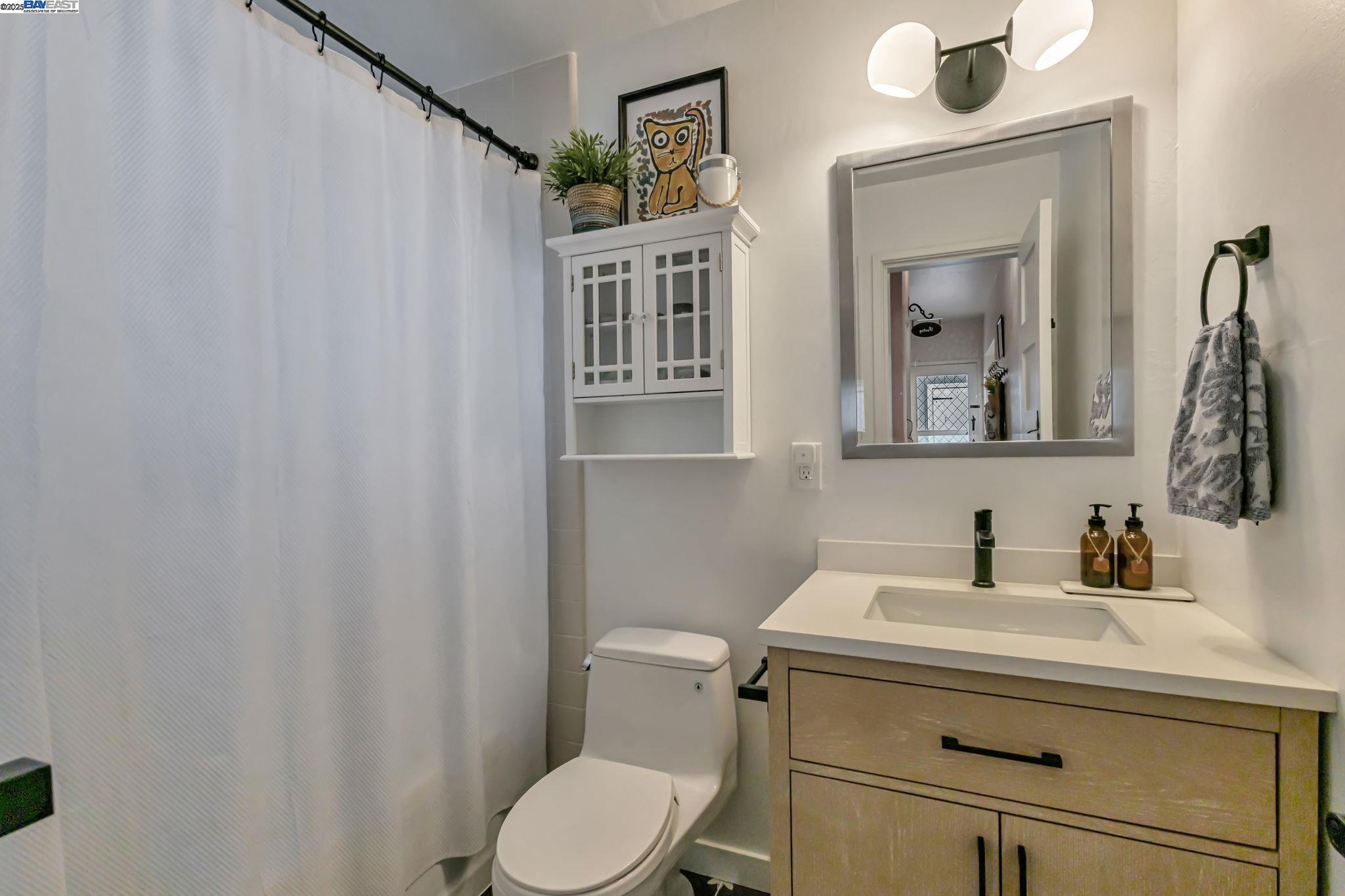 Detail Gallery Image 25 of 56 For 2019 E St, Hayward,  CA 94541 - 3 Beds | 2 Baths