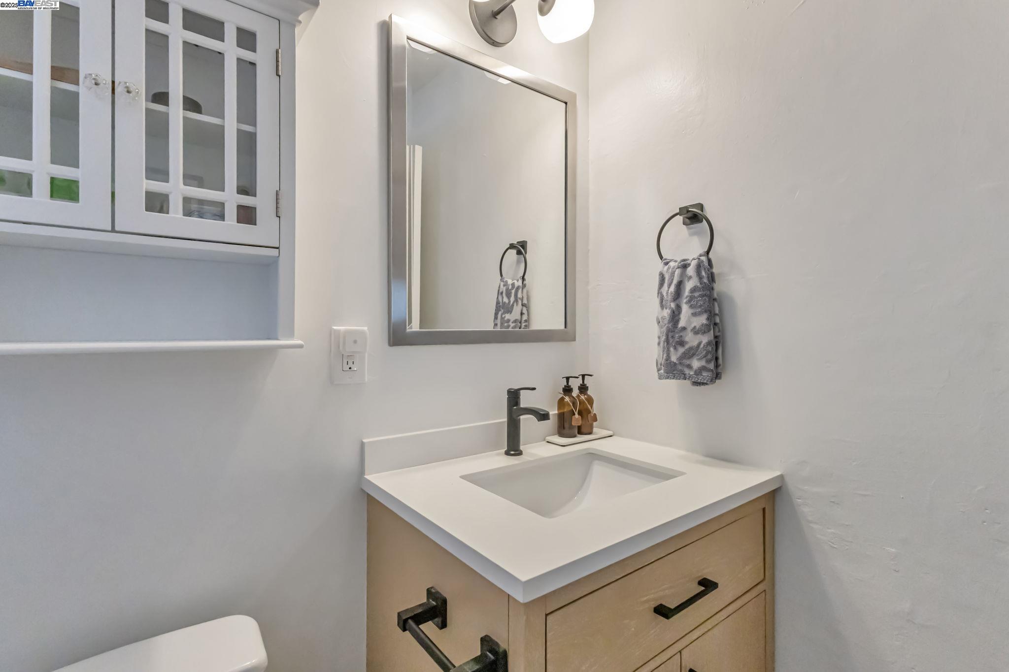 Detail Gallery Image 26 of 56 For 2019 E St, Hayward,  CA 94541 - 3 Beds | 2 Baths