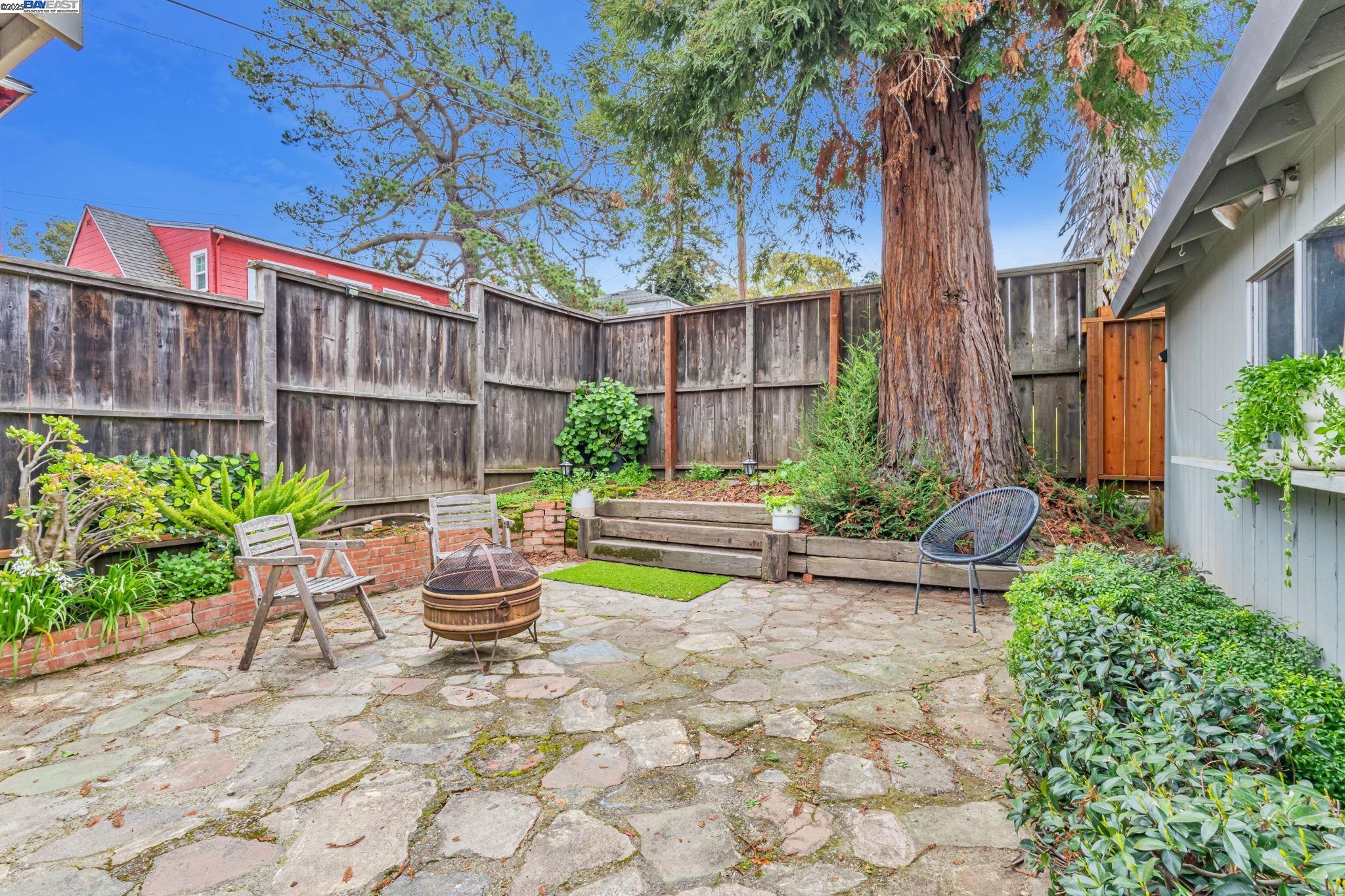 Detail Gallery Image 37 of 56 For 2019 E St, Hayward,  CA 94541 - 3 Beds | 2 Baths